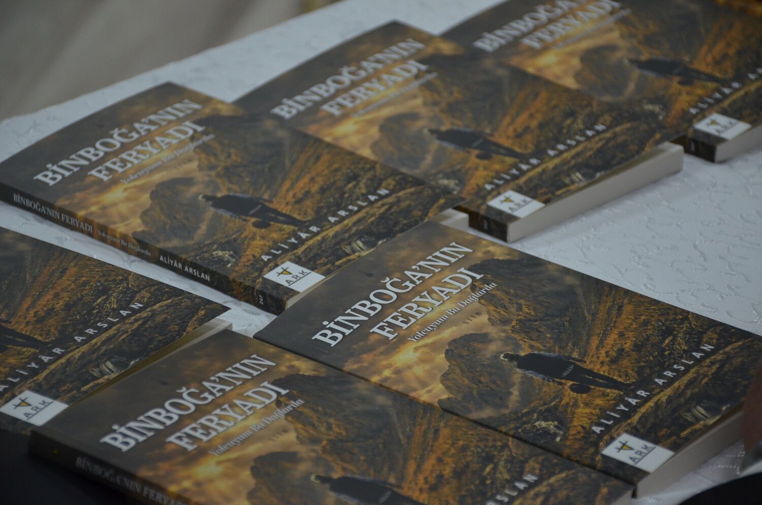 Aşık Aliyar Arslan’ın Kitap Tanıtım Ve İmza Günü Gerçekleştirildi (15)
