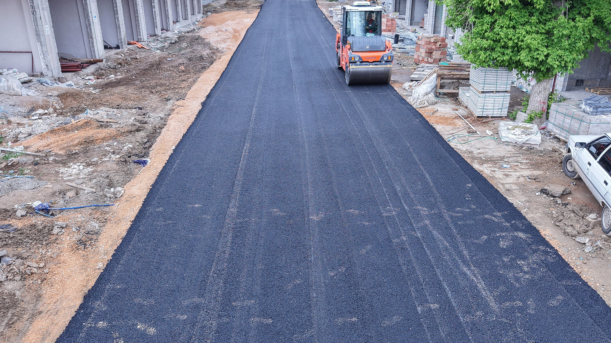 Atatürk Caddesi’nde Sıcak Asfalt Çalışmaları Tamamlandı (2)
