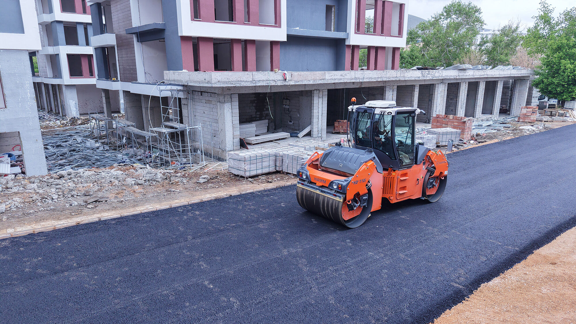 Atatürk Caddesi’nde Sıcak Asfalt Çalışmaları Tamamlandı (6)