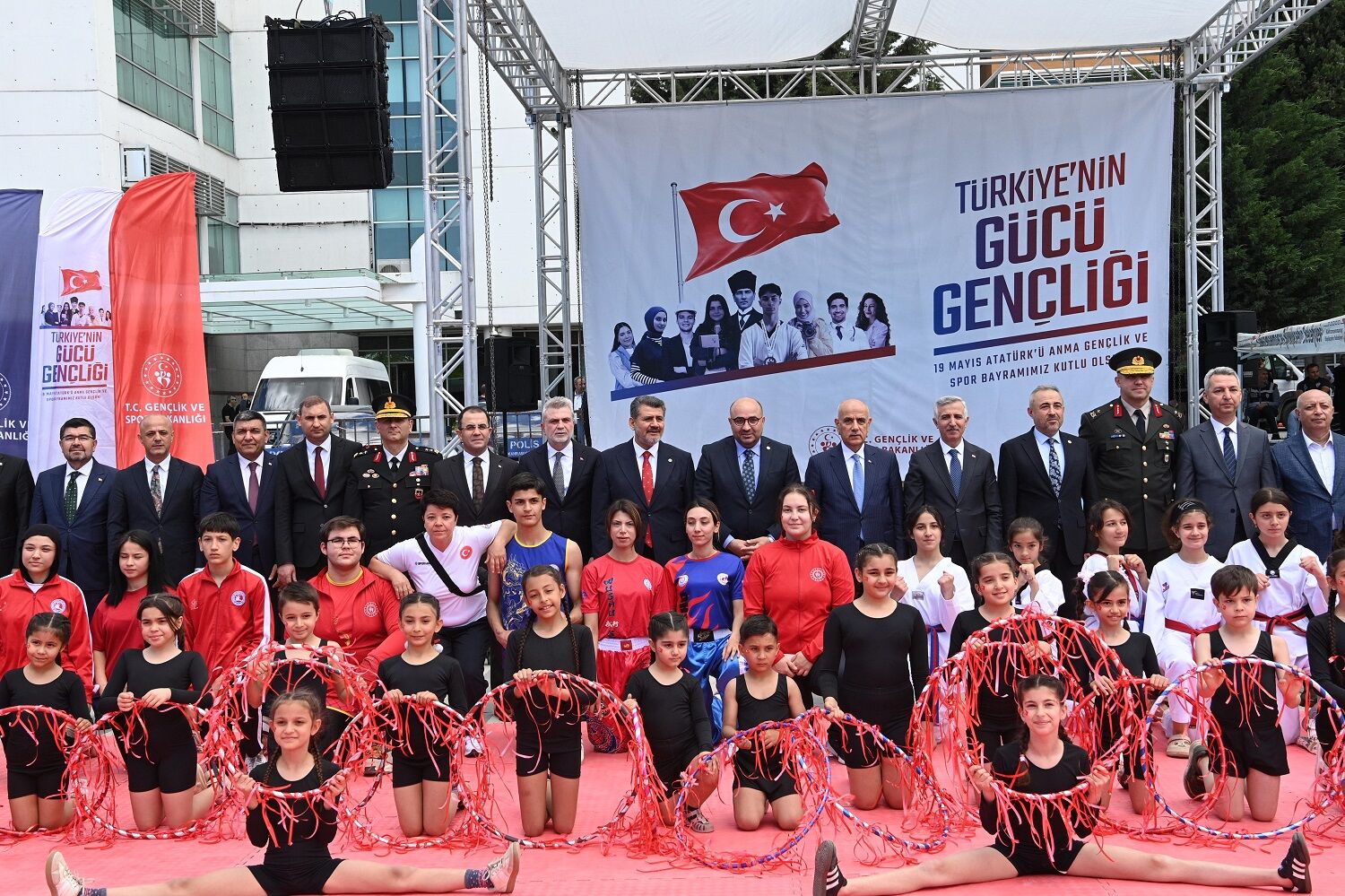 Atatürk’ü Anma, Gençlik Ve Spor Bayramı, Milli İrade Meydanı’nda Coşkuyla Kutlandı (2)