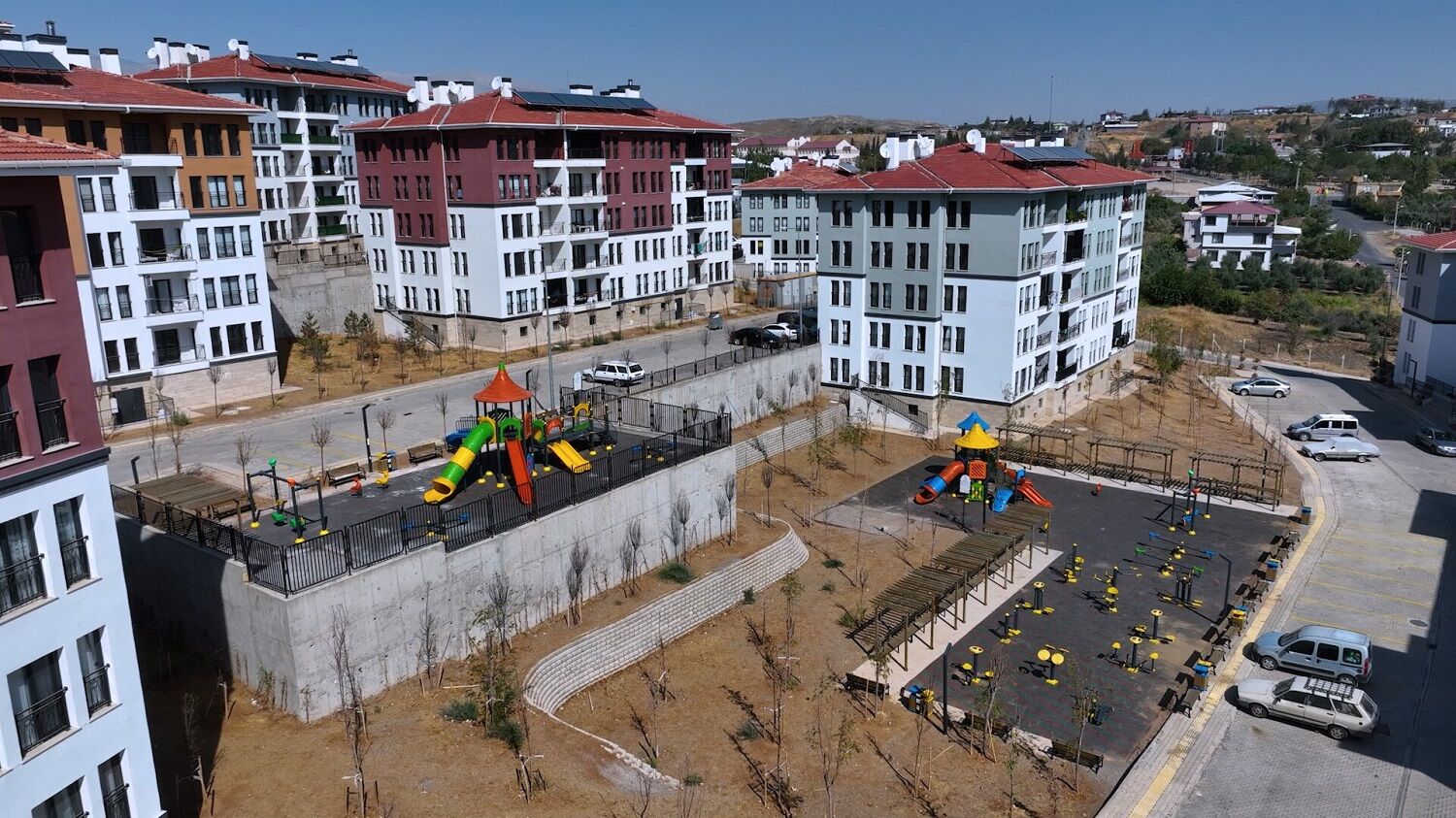 Bakan Kurum, Yeni Evine Kavuşan Ailenin Bayram Sevincini Paylaştı (2)