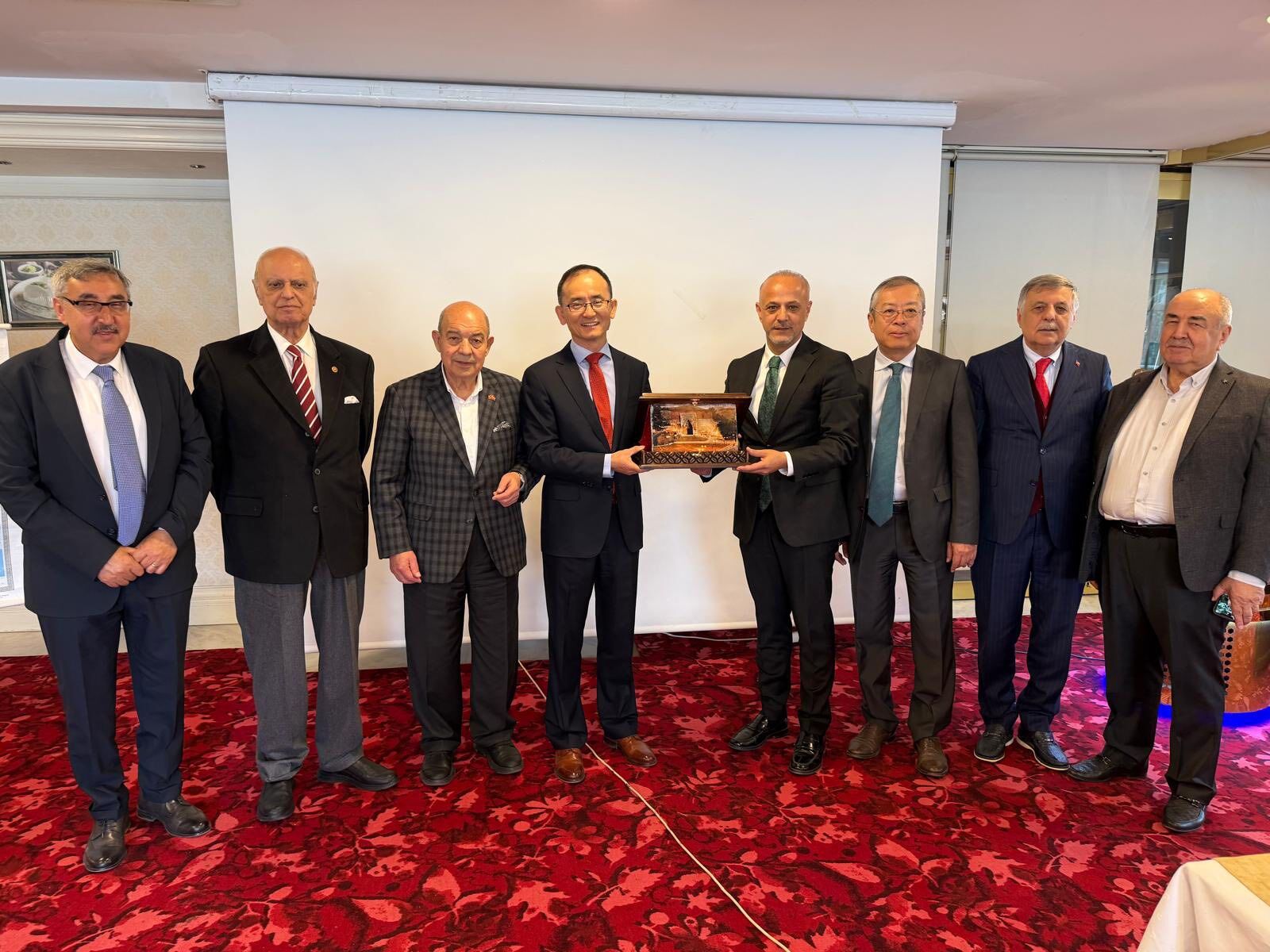 Başkan Kıraç, Çin Büyükelçisi’ni Afşin’e Davet Etti1