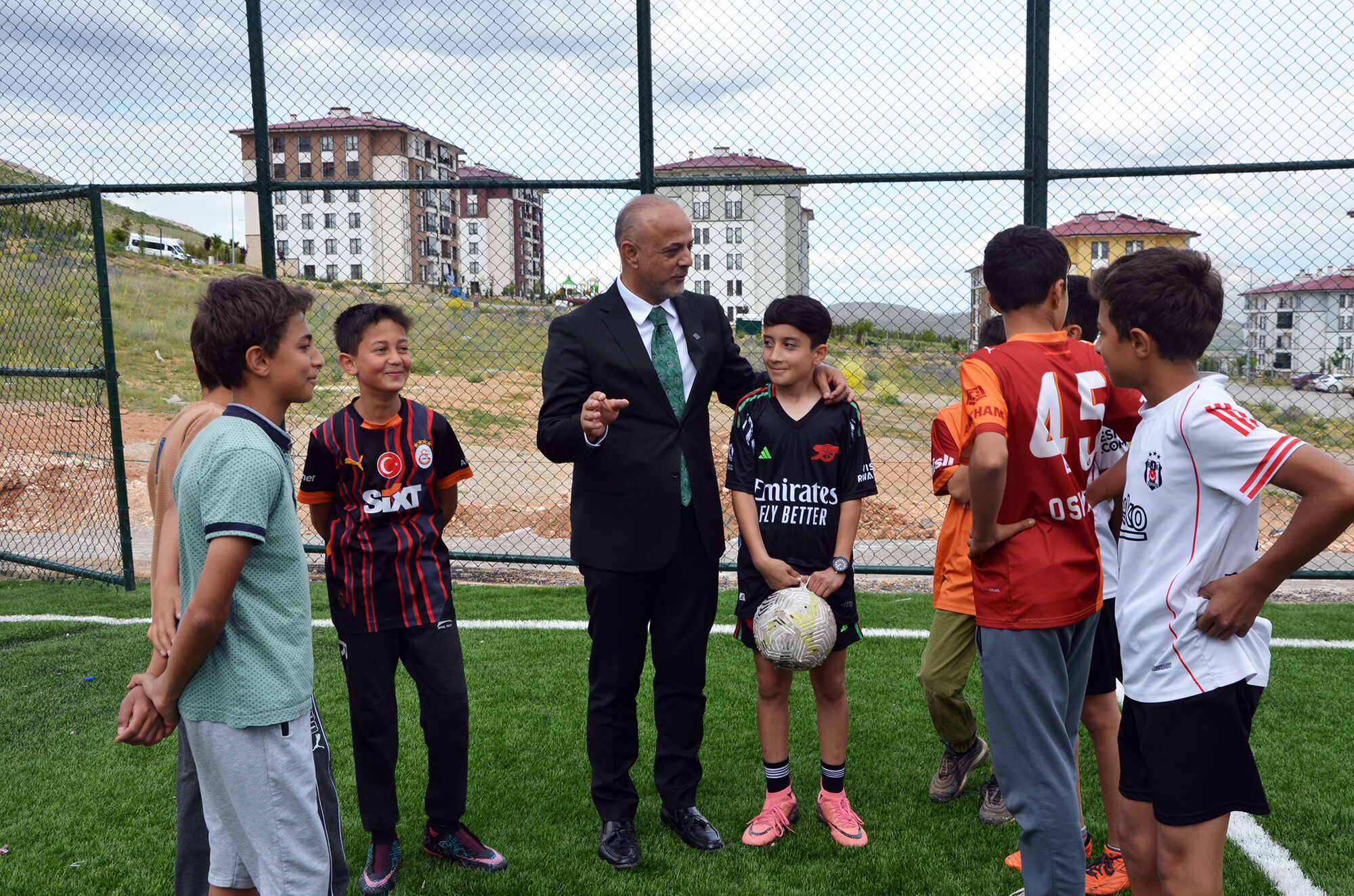 Başkan Kıraç, Çocuklarla Halı Sahada Buluştu (5)