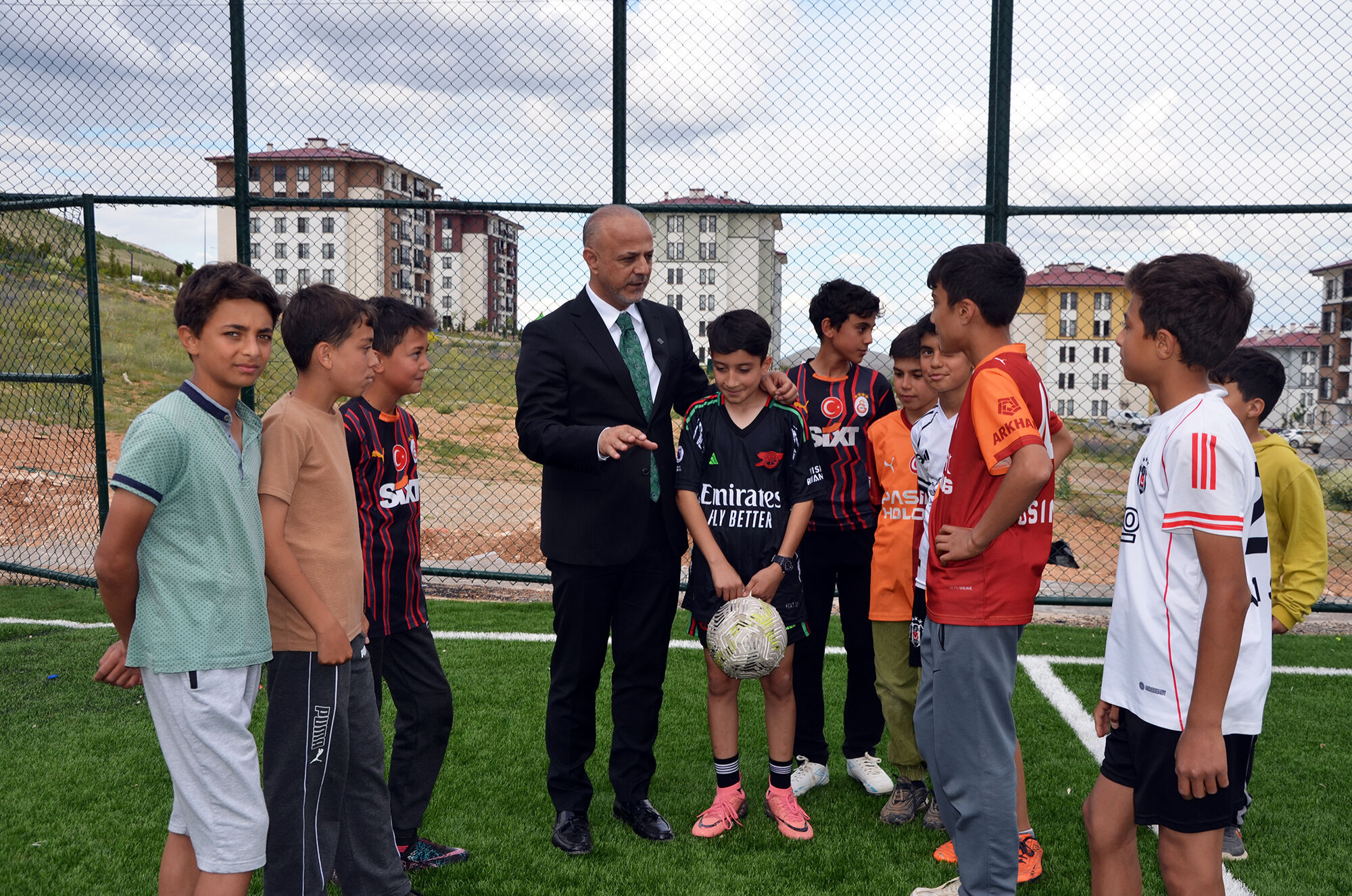 Başkan Kıraç, Çocuklarla Halı Sahada Buluştu (6)