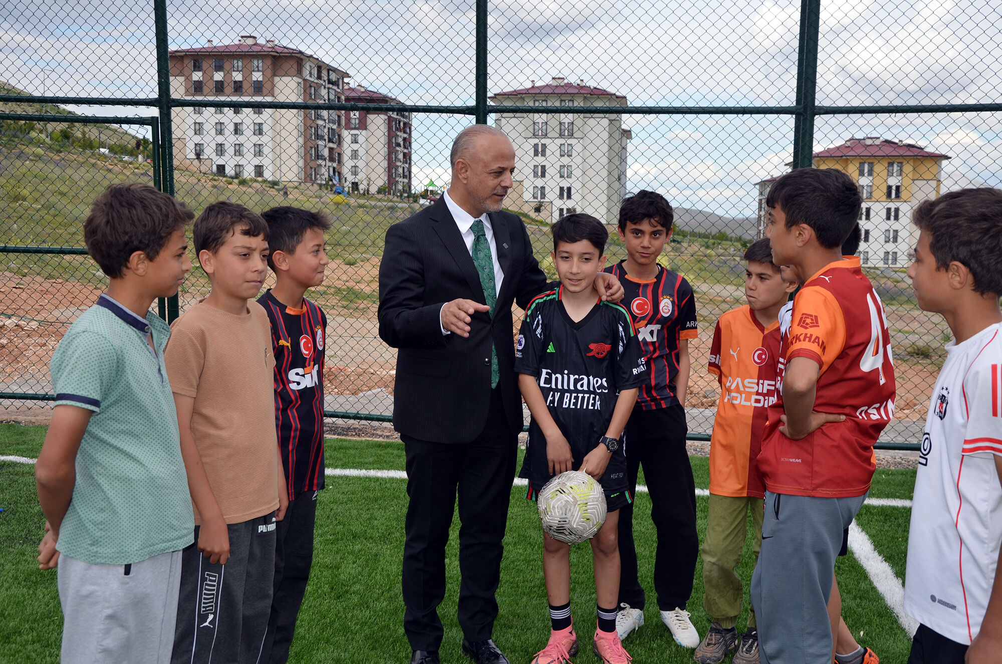 Başkan Kıraç, Çocuklarla Halı Sahada Buluştu (7)