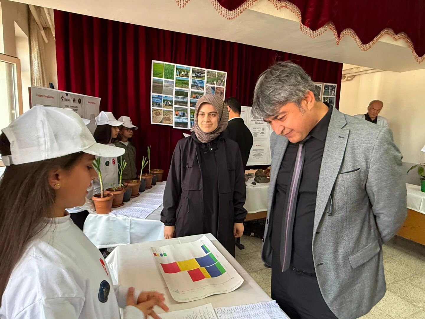 Beyli Cumhuriyet Ortaokulu’nda Bilim Fuarı Heyecanı1