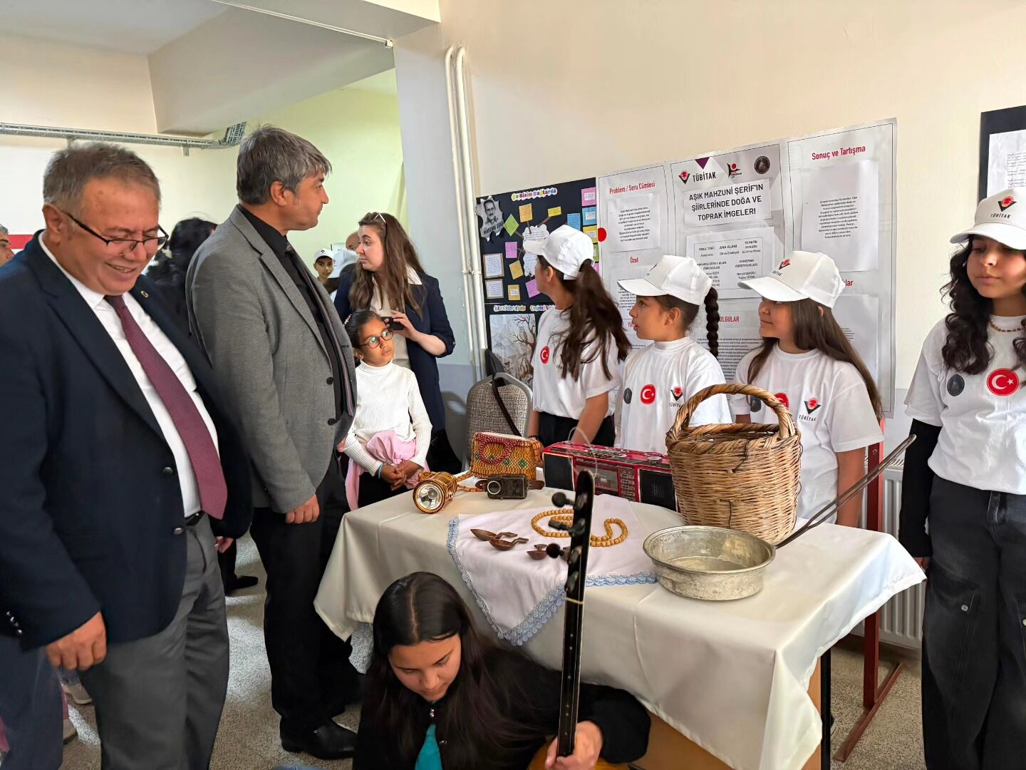 Beyli Cumhuriyet Ortaokulu’nda Bilim Fuarı Heyecanı3