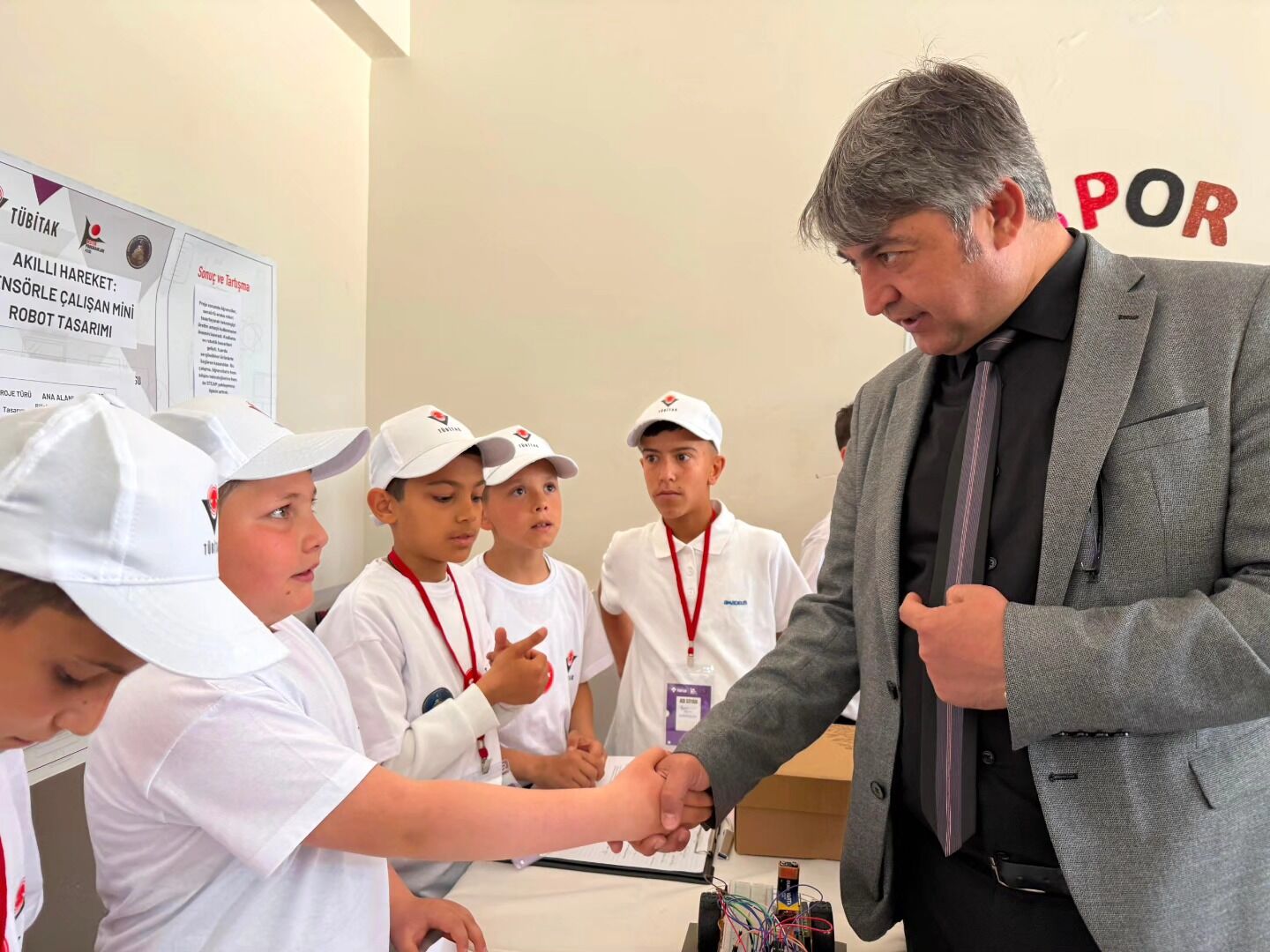 Beyli Cumhuriyet Ortaokulu’nda Bilim Fuarı Heyecanı5