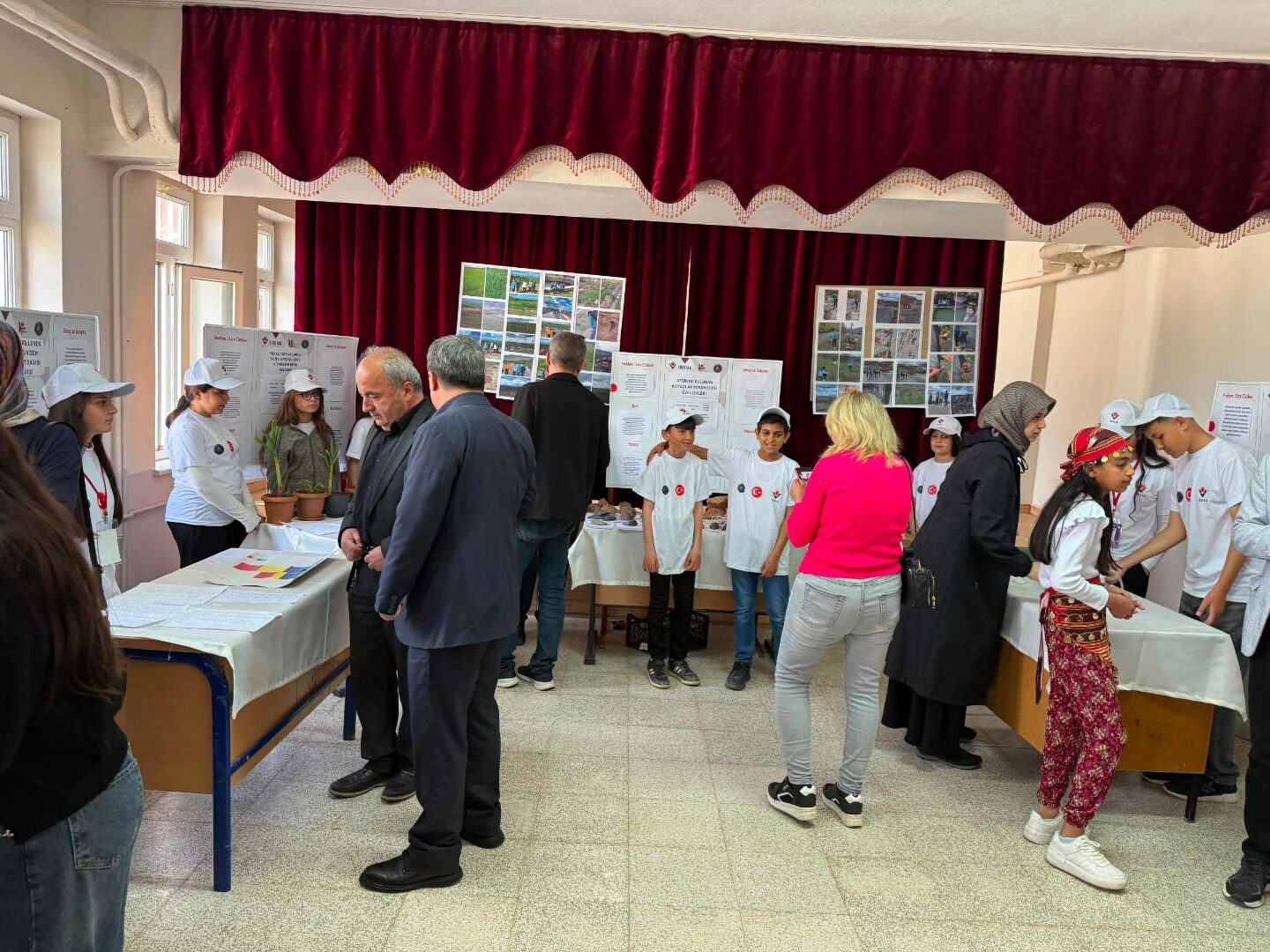 Beyli Cumhuriyet Ortaokulu’nda Bilim Fuarı Heyecanı6