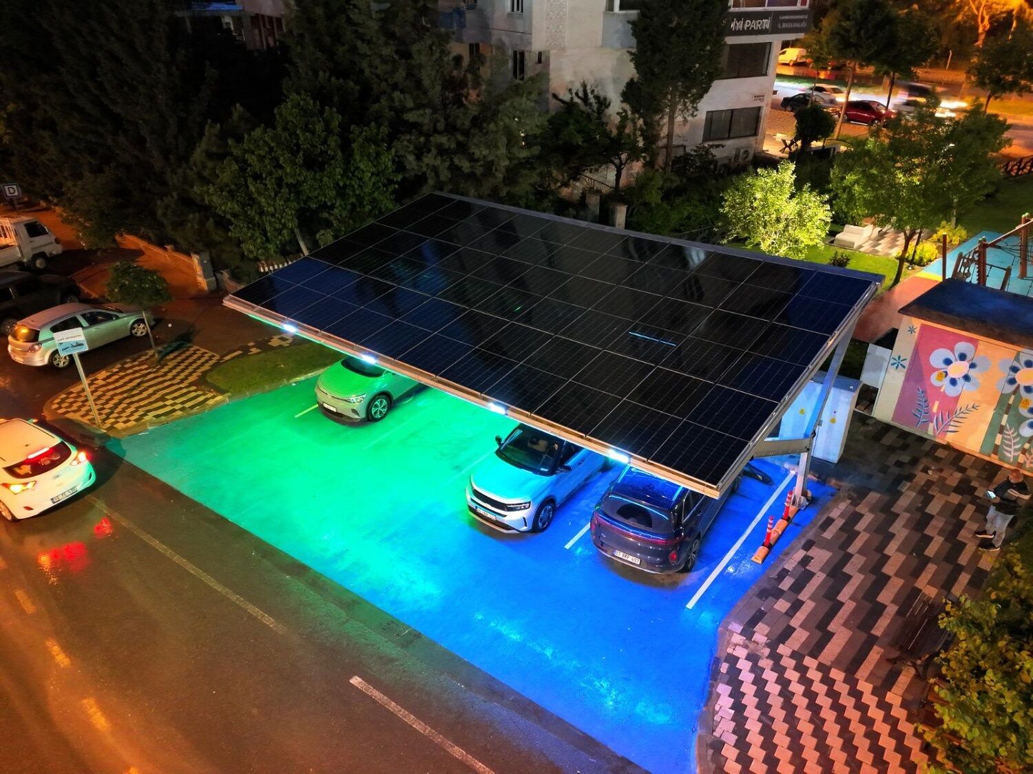 Büyükşehirden Elektrikli Araç Şarj Altyapısında Türkiye’ye Örnek Yatırımlar (1)