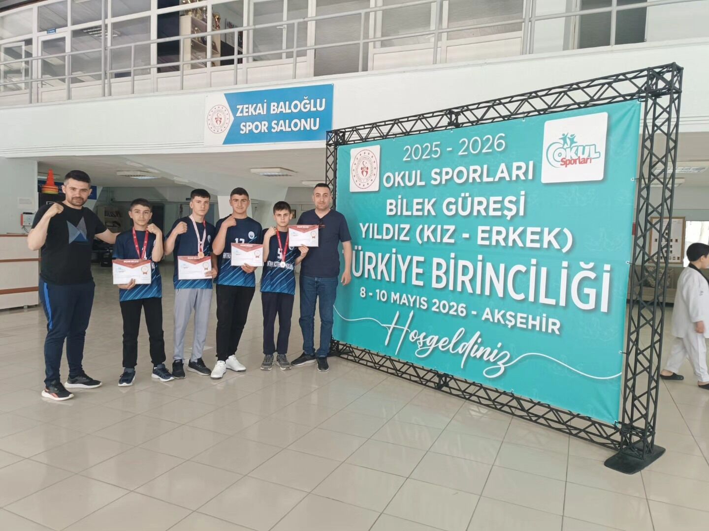 Çobanbeyli Cumhuriyet Ortaokulu’ndan Bilek Güreşinde Türkiye Başarısı7