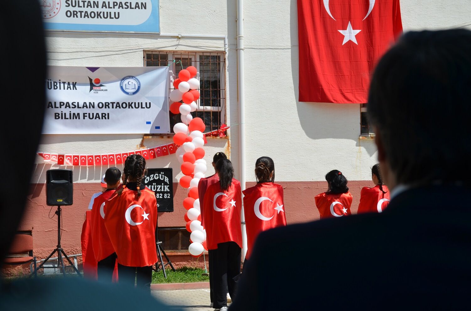 Sultan Alparslan Ortaokulu’nda TÜBİTAK Bilim Fuarı Açıldı