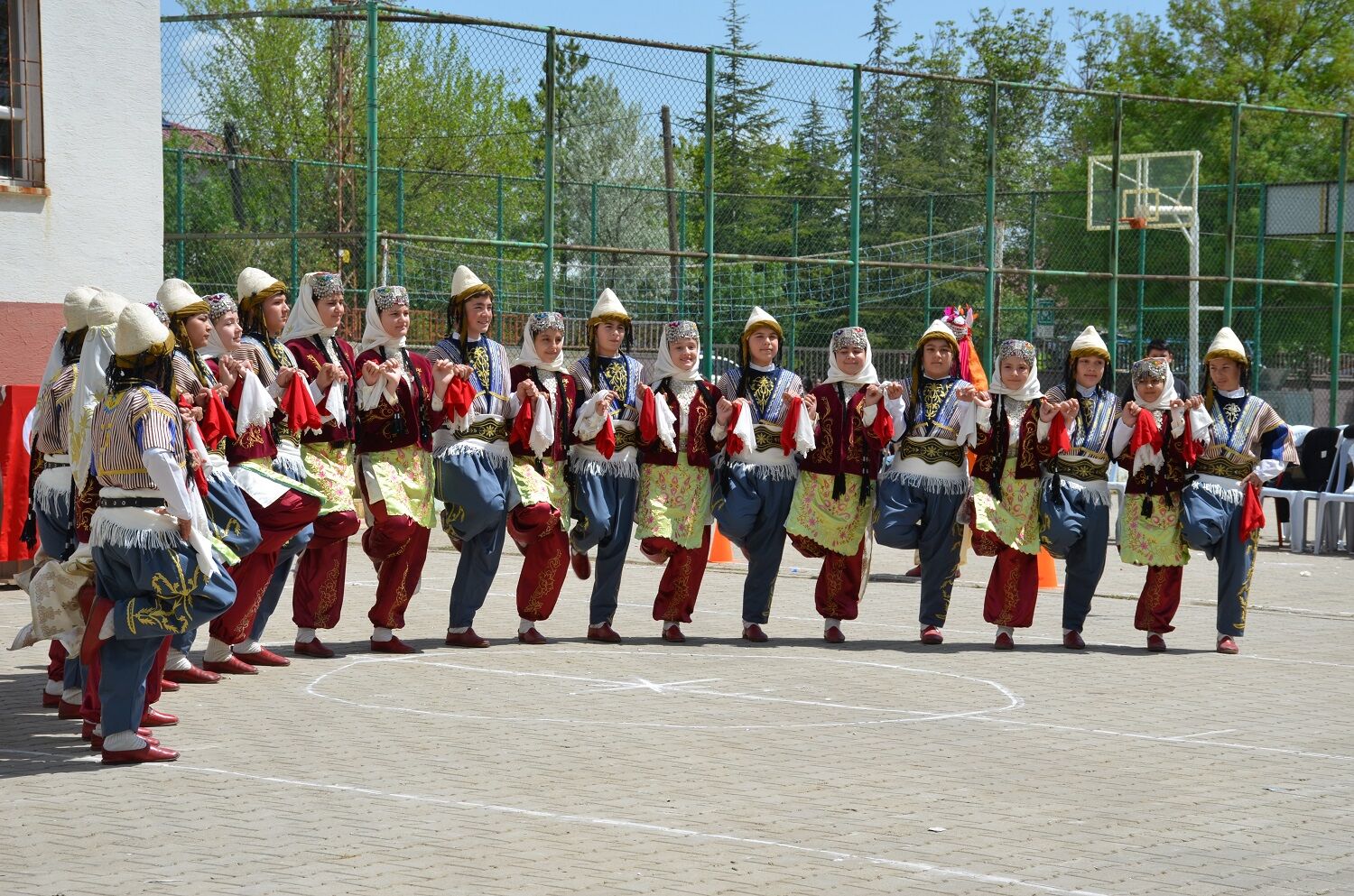 Sultan Alparslan Ortaokulu’nda TÜBİTAK Bilim Fuarı Açıldı