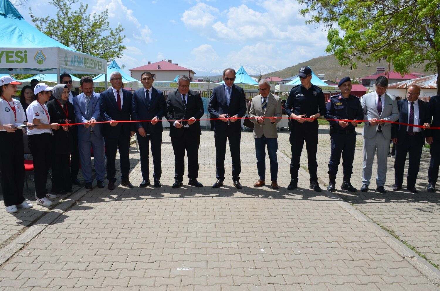 Sultan Alparslan Ortaokulu’nda TÜBİTAK Bilim Fuarı Açıldı