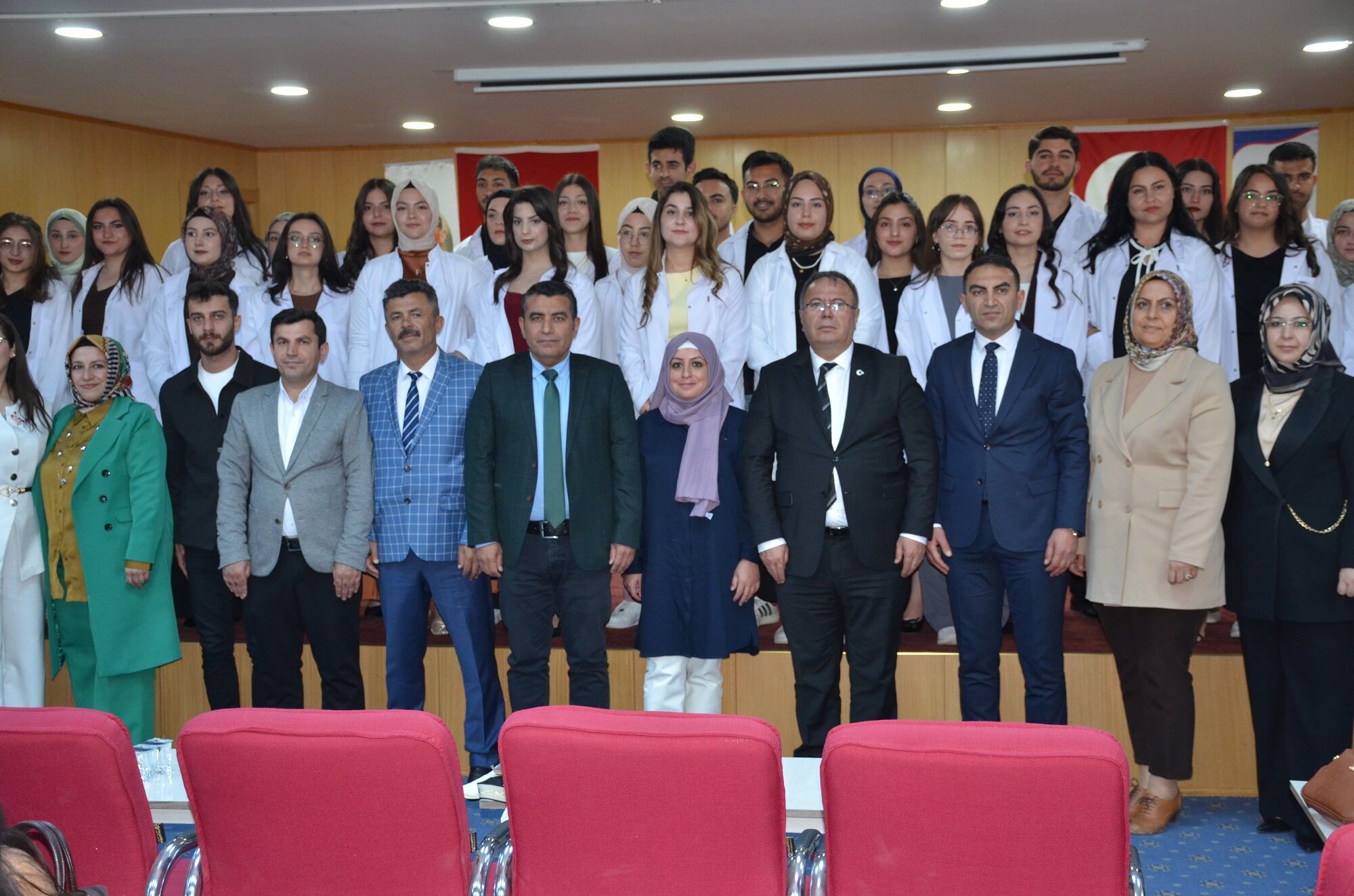 Afşin’de Geleceğin Hemşireleri Beyaz Önlüklerini Giydi