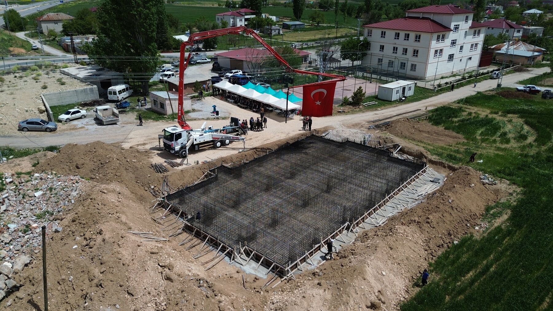 Erçene Mahallesi’nde 250 Kişilik Caminin Temeli Dualarla Atıldı (11)