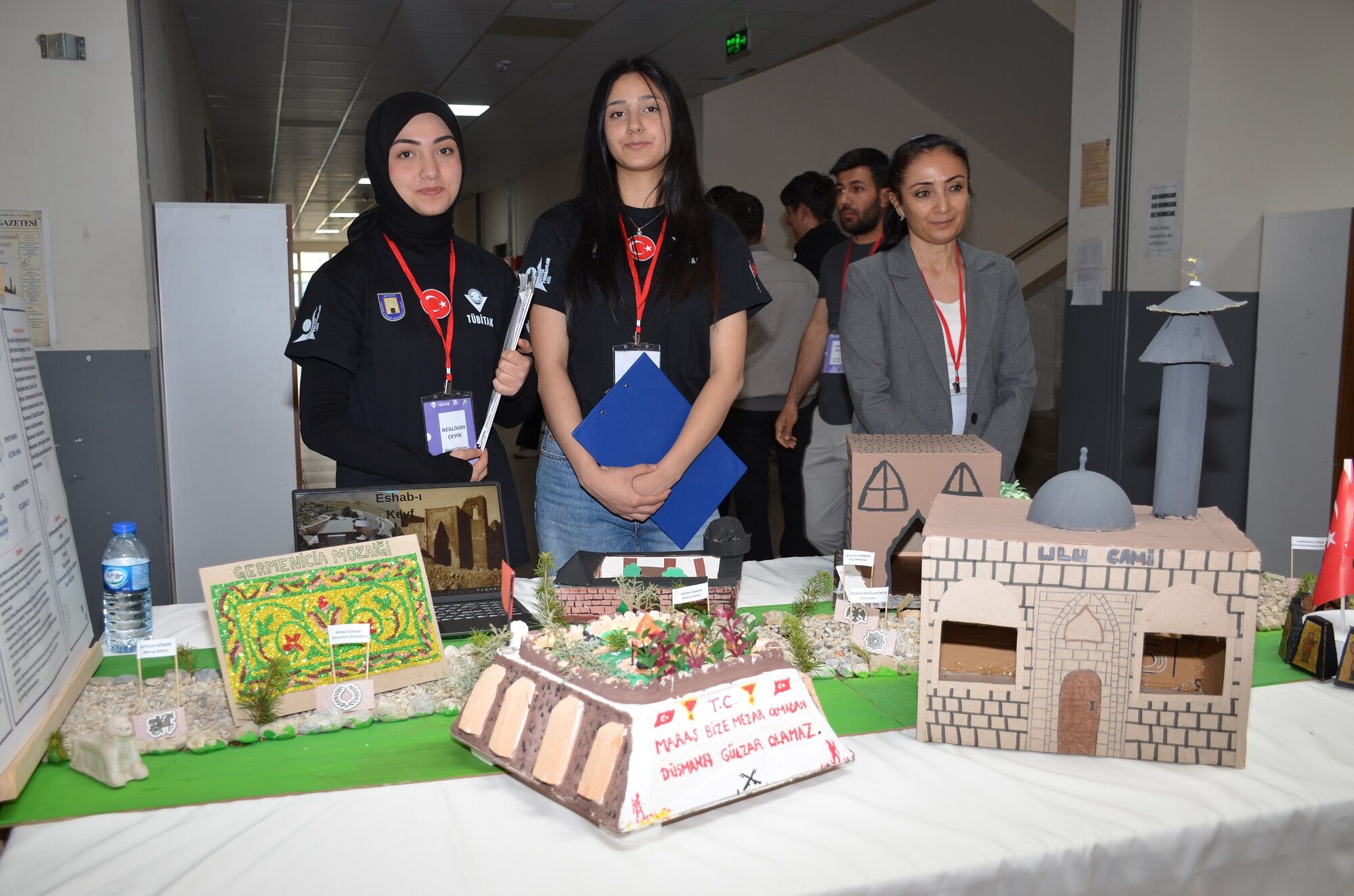 Eshab I Kehf Anadolu Lisesi’nde Tübi̇tak Bilim Fuarı Açıldı (5)
