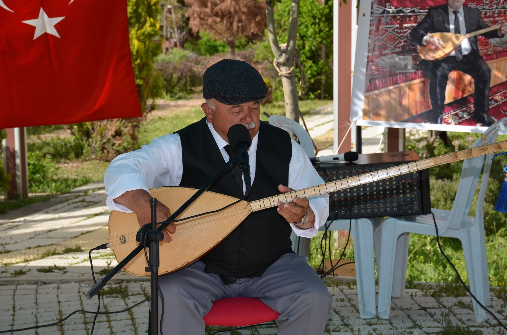 “Gurbet Yolcusu” Şiir Kitabı Okuyucuyla Buluştu (4)-1