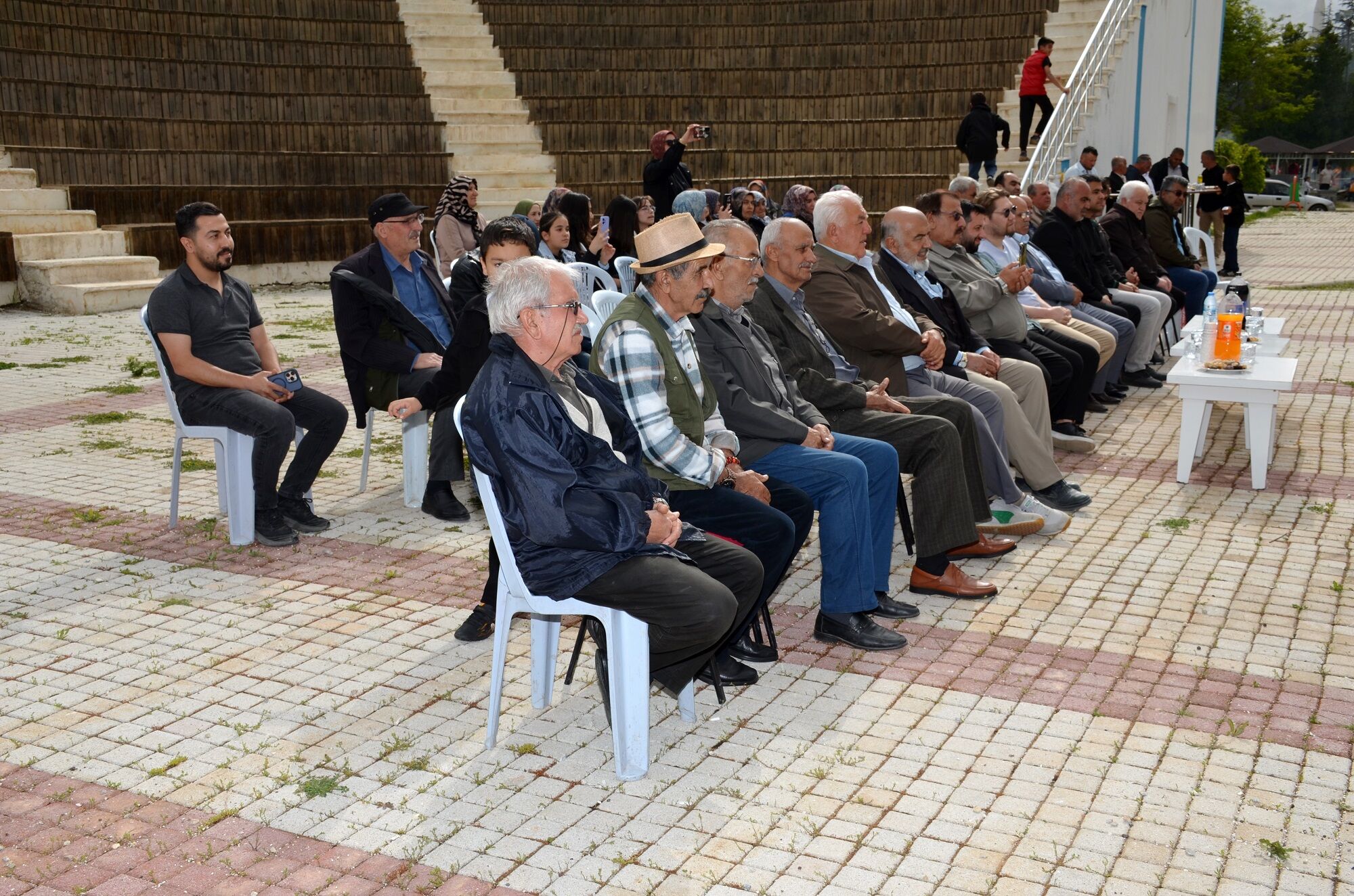 “Gurbet Yolcusu” Şiir Kitabı Okuyucuyla Buluştu (5)-1