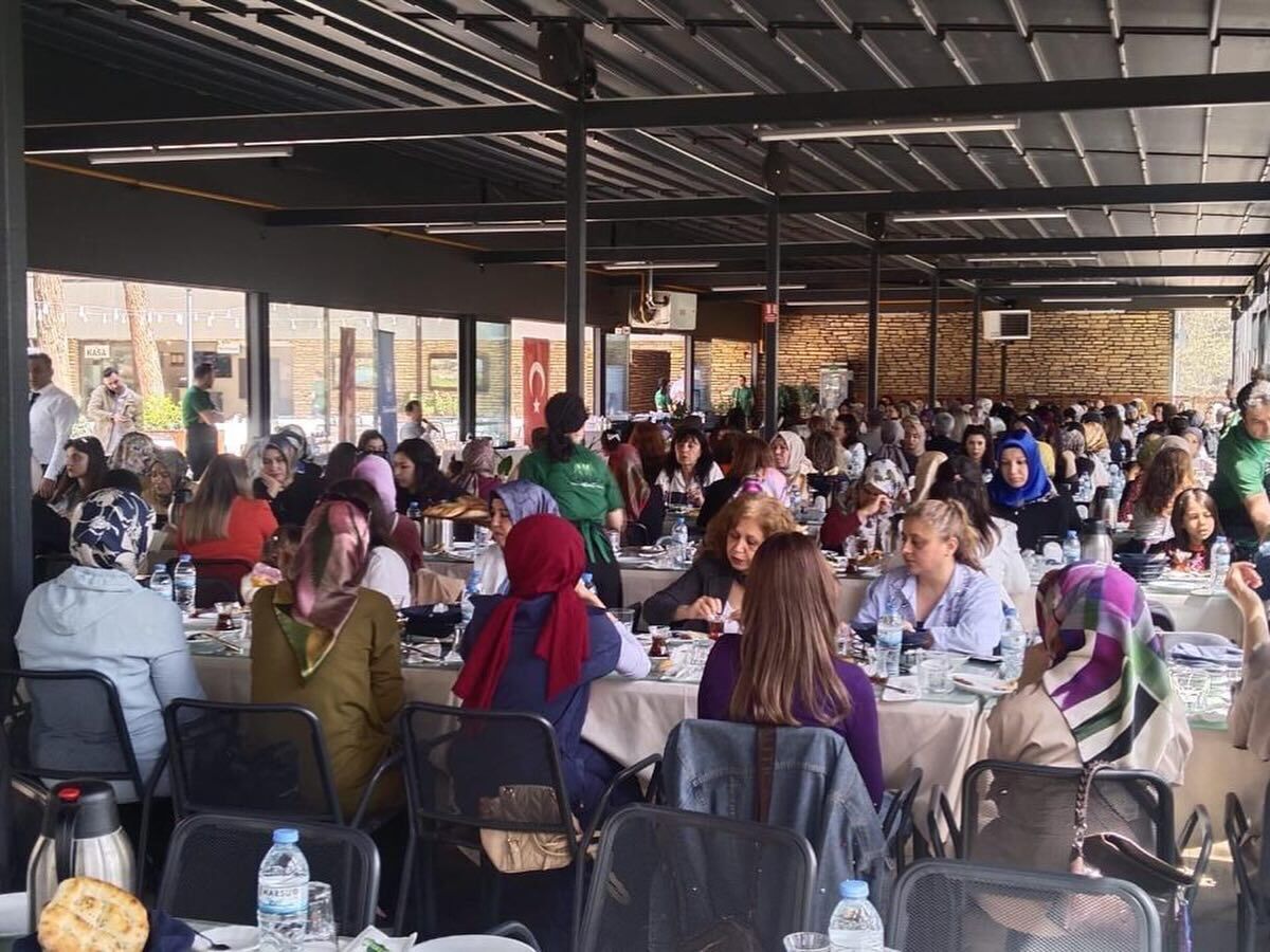 İl Millî Eğitim Müdürü Akpınar Anneler Günü Programında Annelerle Buluştu1