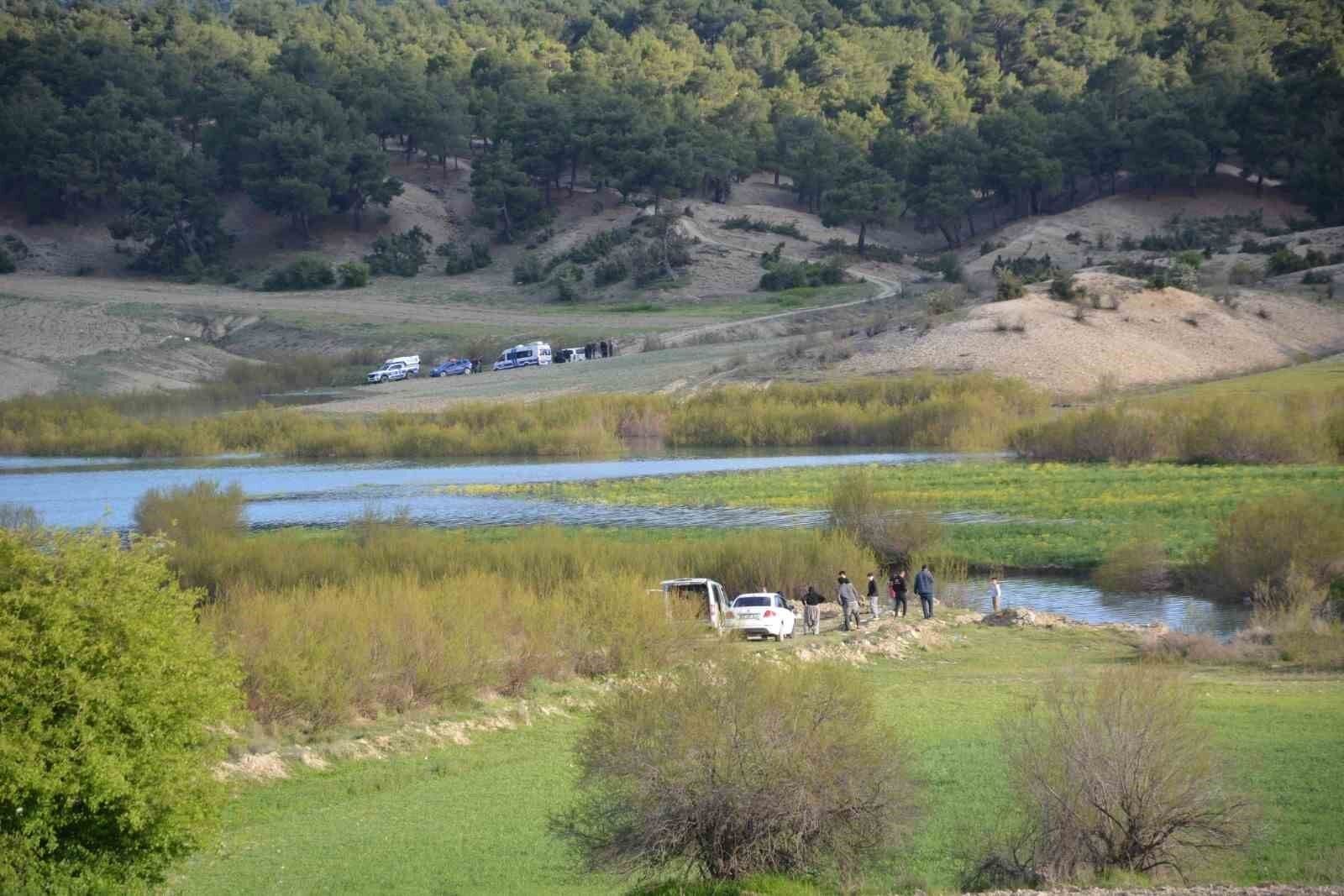Kahramanmaraşlı Kübra Yapıcı’nın Parçalanan Ceedi Barajda Bulundu (2)