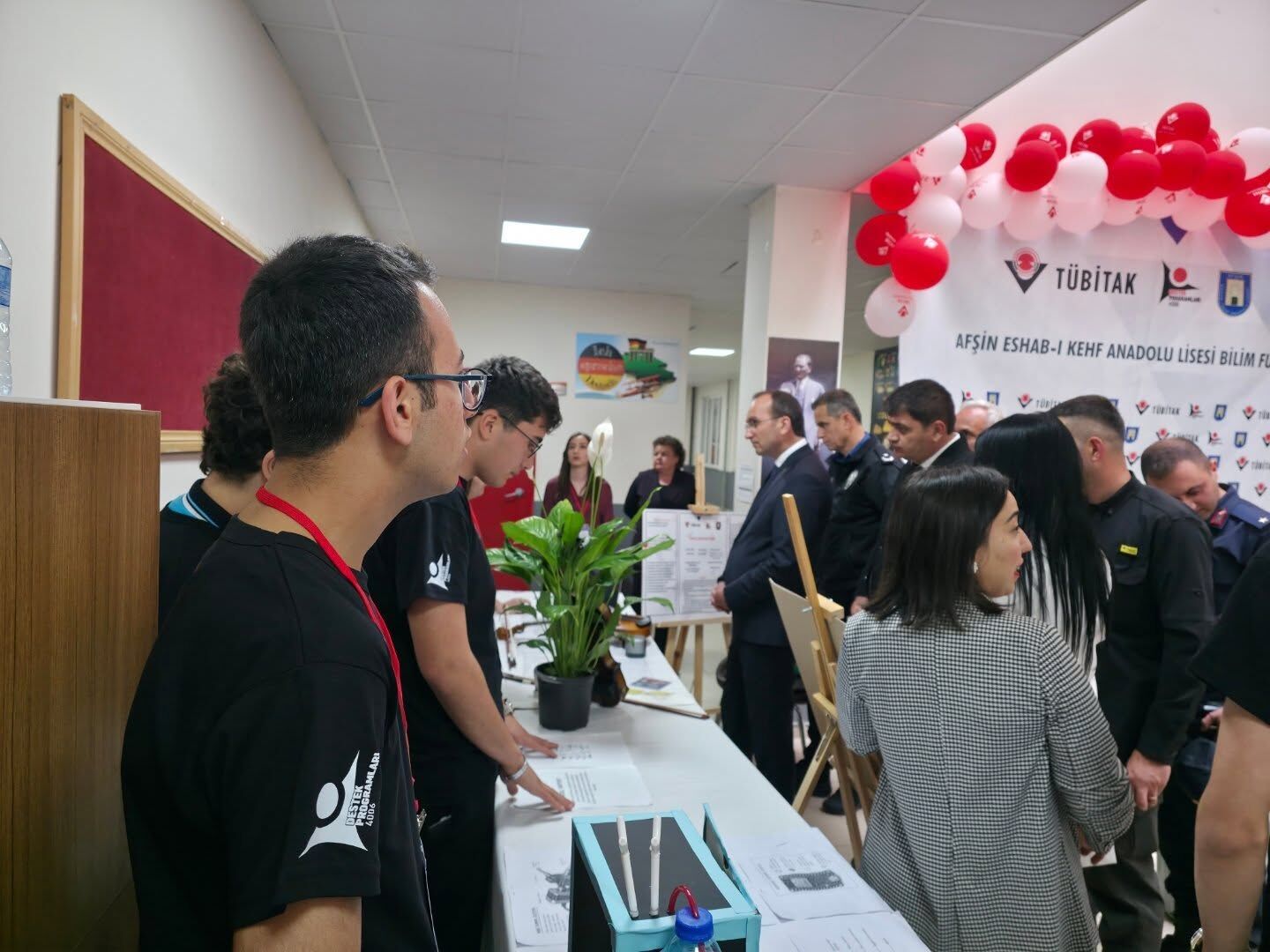 Kaymakam Sarıdoğan’dan Tübi̇tak 4006 Bilim Fuarına Ziyaret2