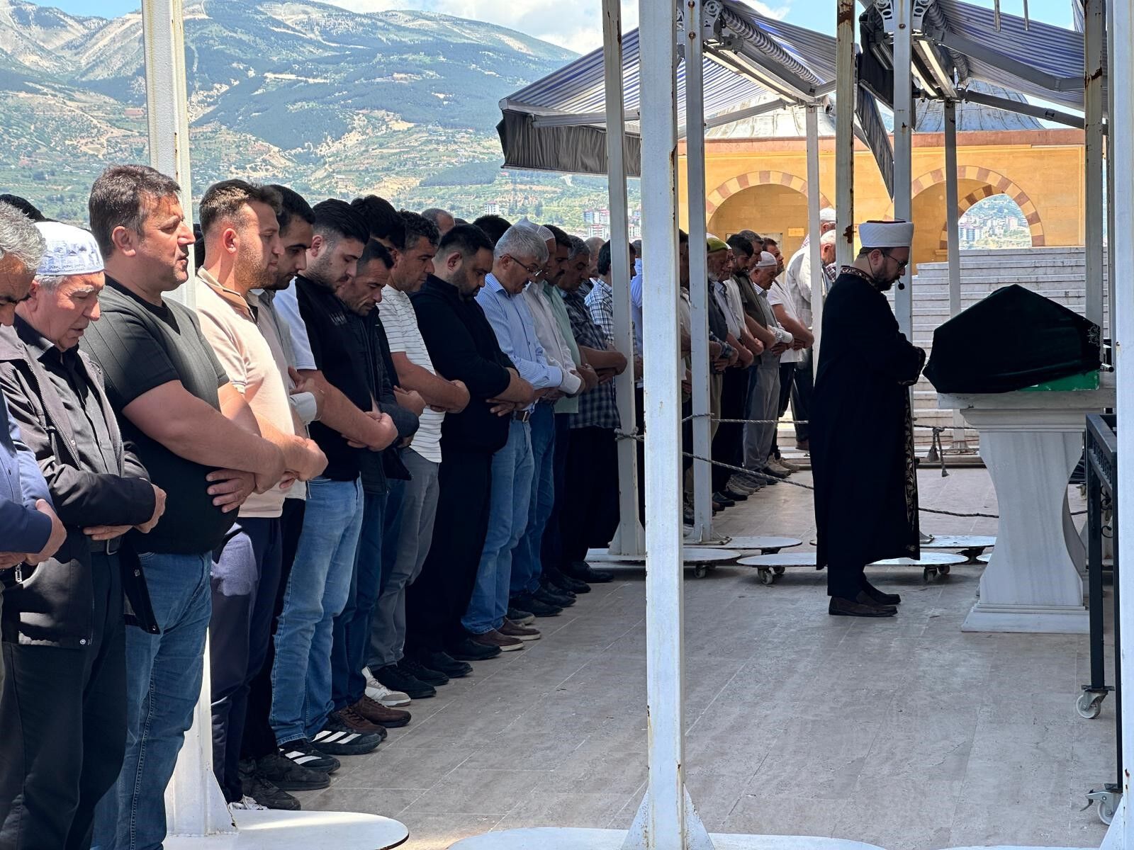 Motosiklet Kazasında Hayatını Kaybeden Genç Son Yolculuğuna Uğurlandı (2)