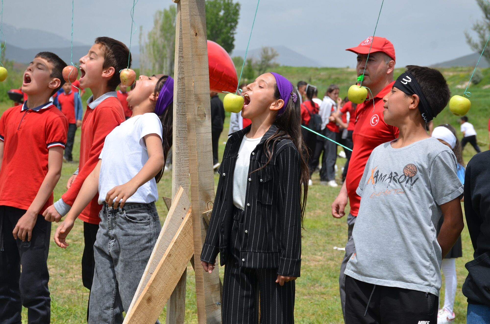 N’de Geleneksel Çocuk Oyunları Şenliği Gönülleri Fethetti (26)