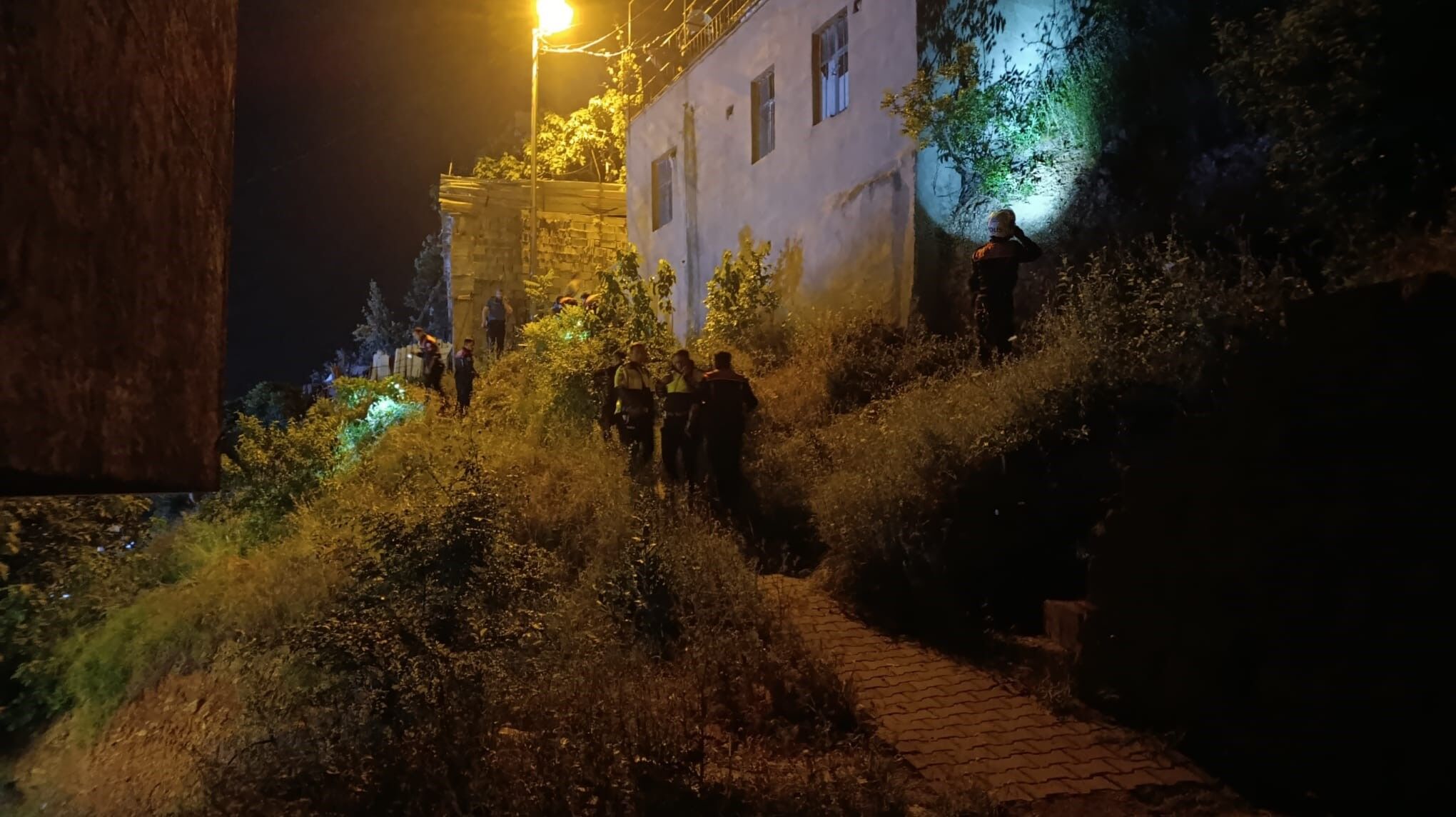 Pompalı Tüfekli Saldırgan Dehşet Saçtı 2 Yaralı (2)