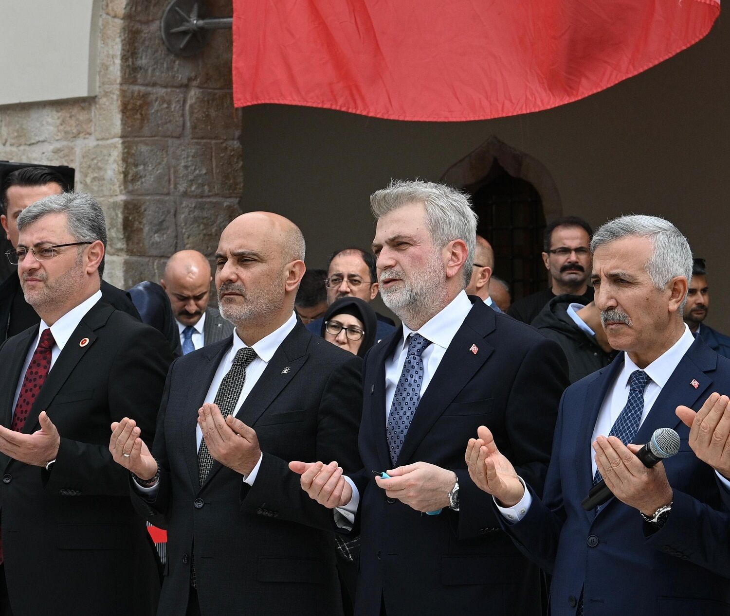 Tarihi Ulu Camii, Cumhurbaşkanı Erdoğan’ın Canlı Bağlantıyla Katıldığı Törenle İbadete Açıldı (1)