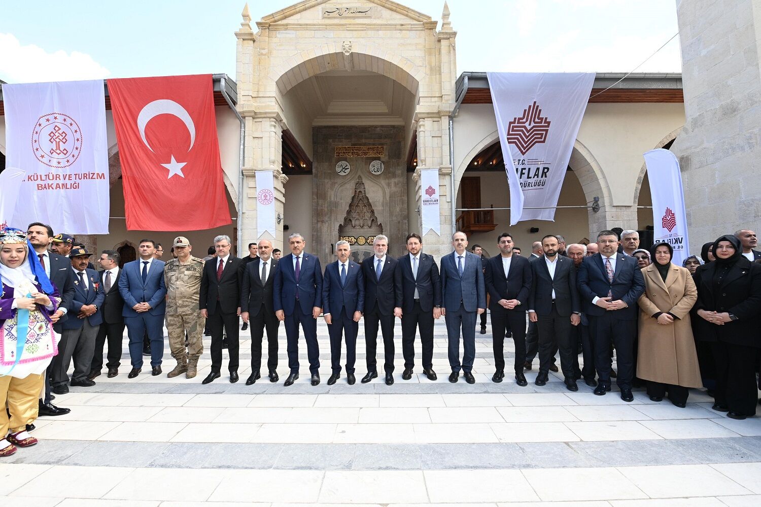Tarihi Ulu Camii, Cumhurbaşkanı Erdoğan’ın Canlı Bağlantıyla Katıldığı Törenle İbadete Açıldı (3)-1