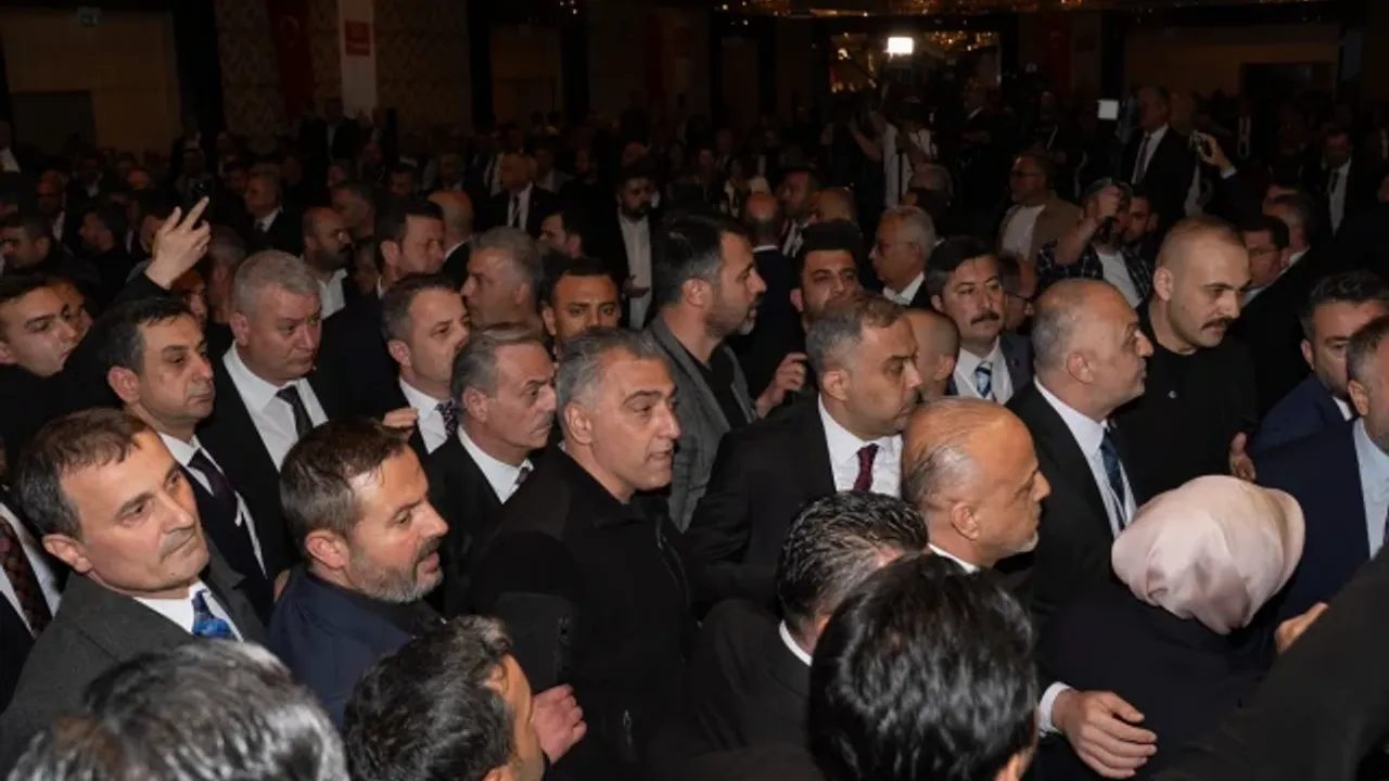 Tbb Seçiminde Gerginliki̇mamoğlu’nun Mektubu Okunurken Arbede Çıktı2