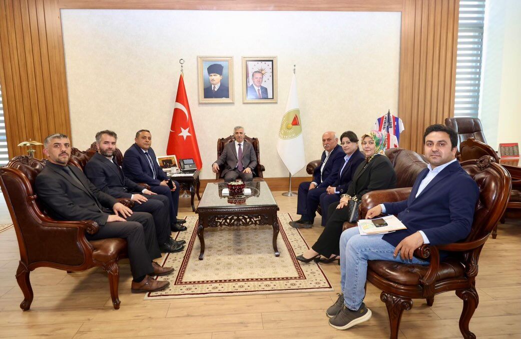 Vali Ünlüer Makamında Bir Dizi Ziyaretçiyi Ağırladı