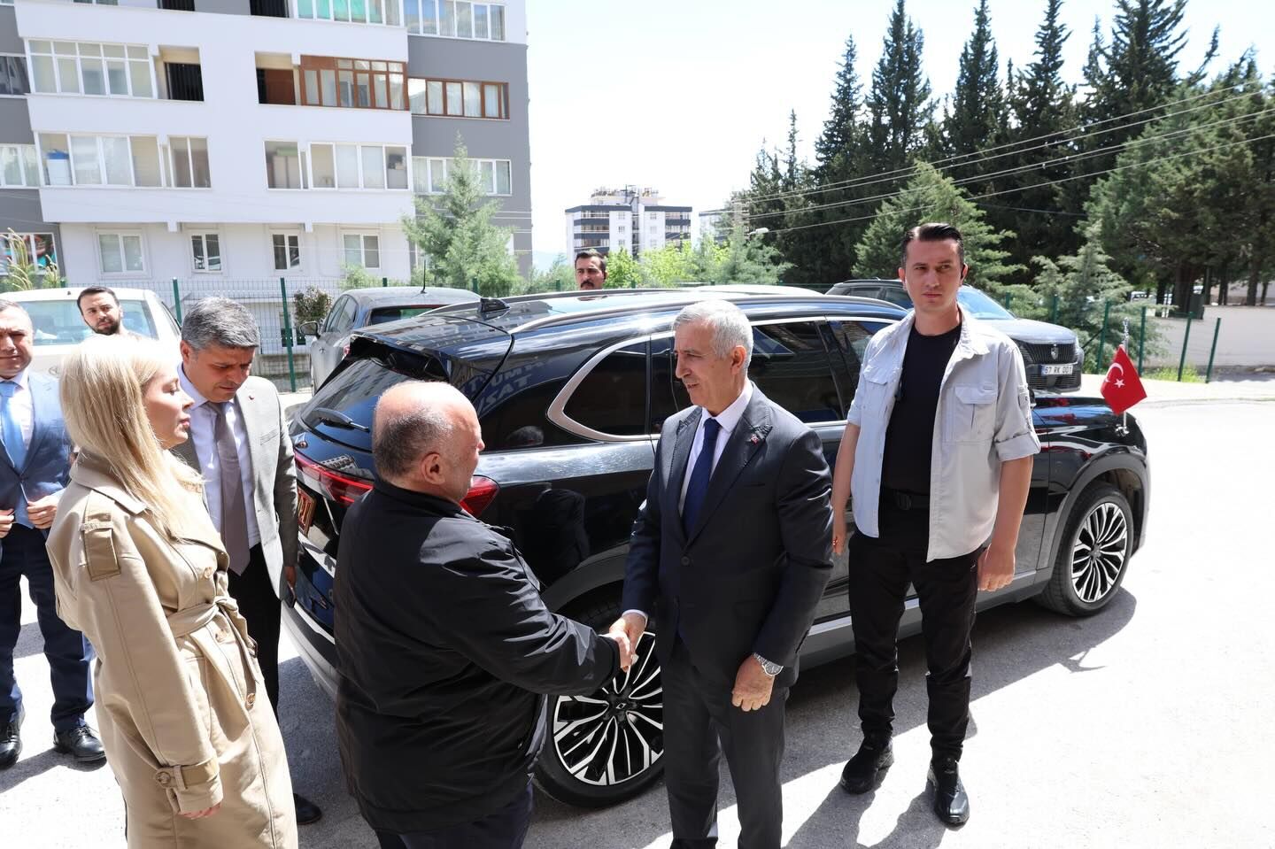Vali Ünlüer’den Kahraman Ailesine Taziye Ziyareti