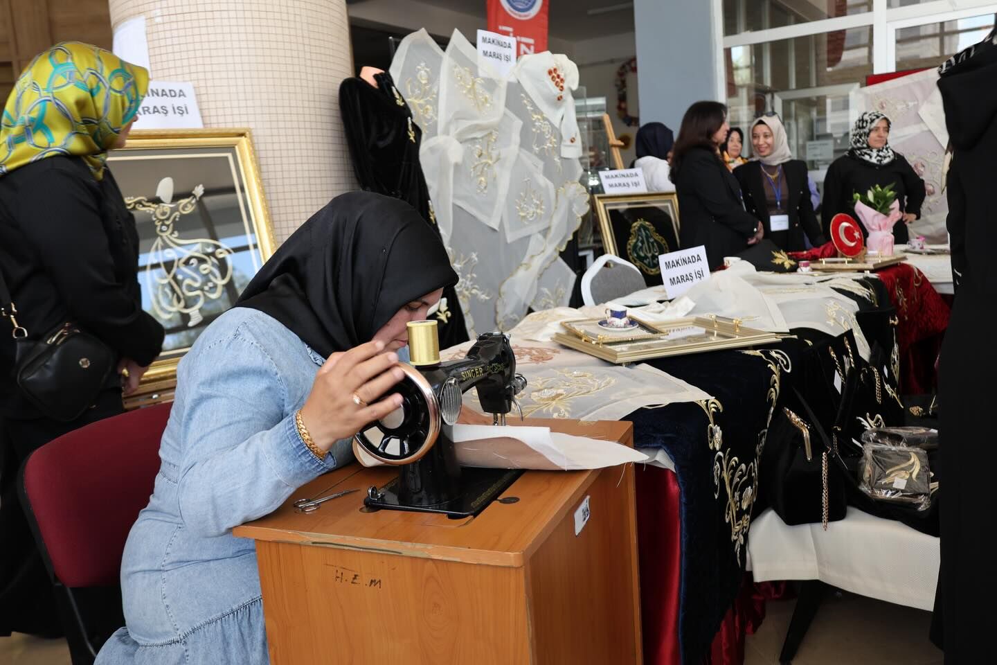 “70 Yıllık Birikim, Hayat Boyu Üretim” Sergisi Ziyaretçilerden Yoğun İlgi Gördü1