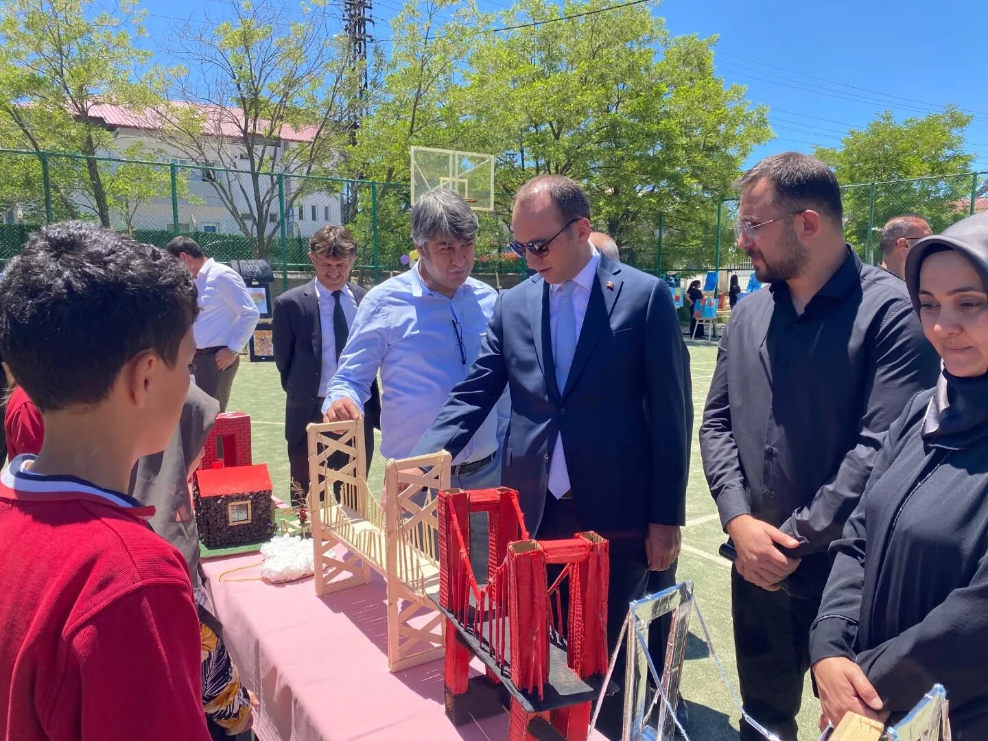 Kaymakam Sarıdoğan’dan Cumhuriyet Ortaokulu’na Sergi Ziyareti