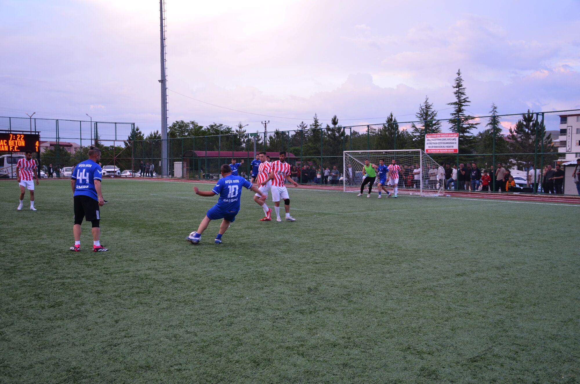 Afşin Futbol Turnuvası’nda Kıraç Beton Finale Yükseldi (1)