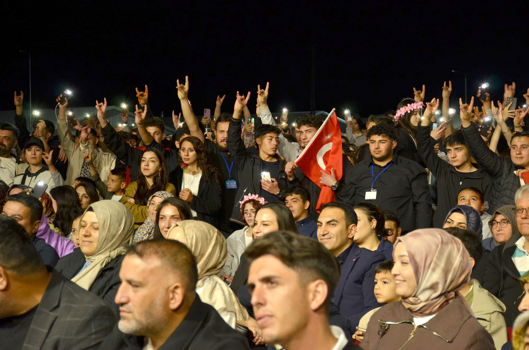 Afşin Gençlik Festivali Finalinde Mustafa Yıldızdoğan Coşkusu (3)
