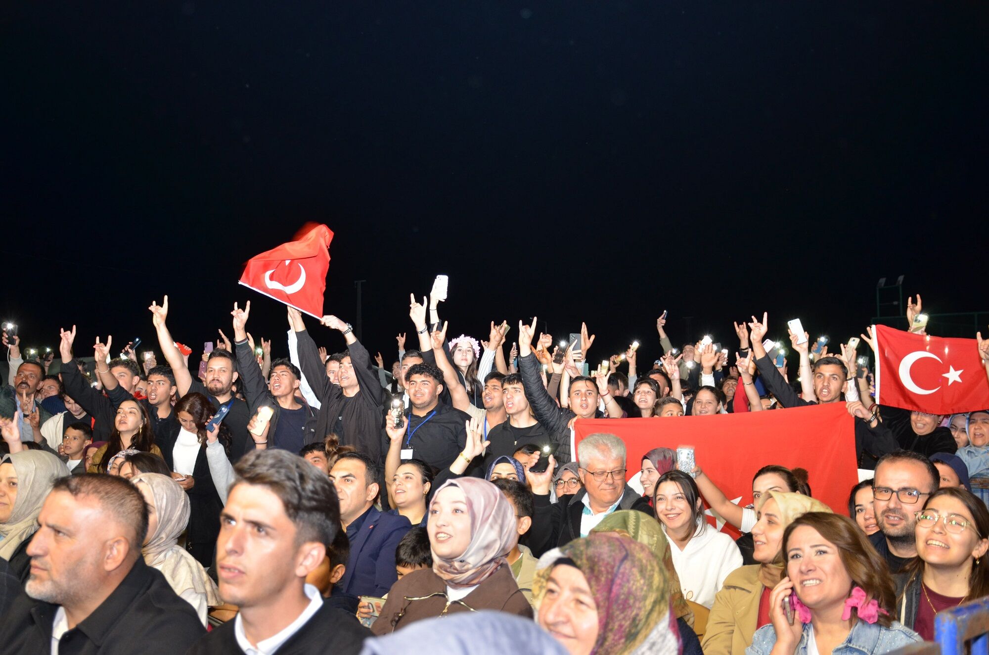 Afşin Gençlik Festivali Finalinde Mustafa Yıldızdoğan Coşkusu (5)