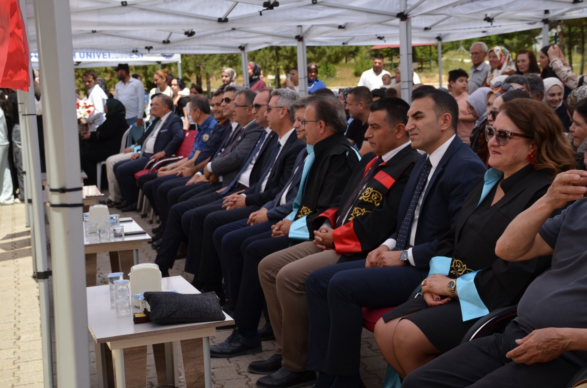 Afşin Myo’da Mezuniyet Coşkusu Yaşandı 30. Dönem Mezunları Kep Attı (17)