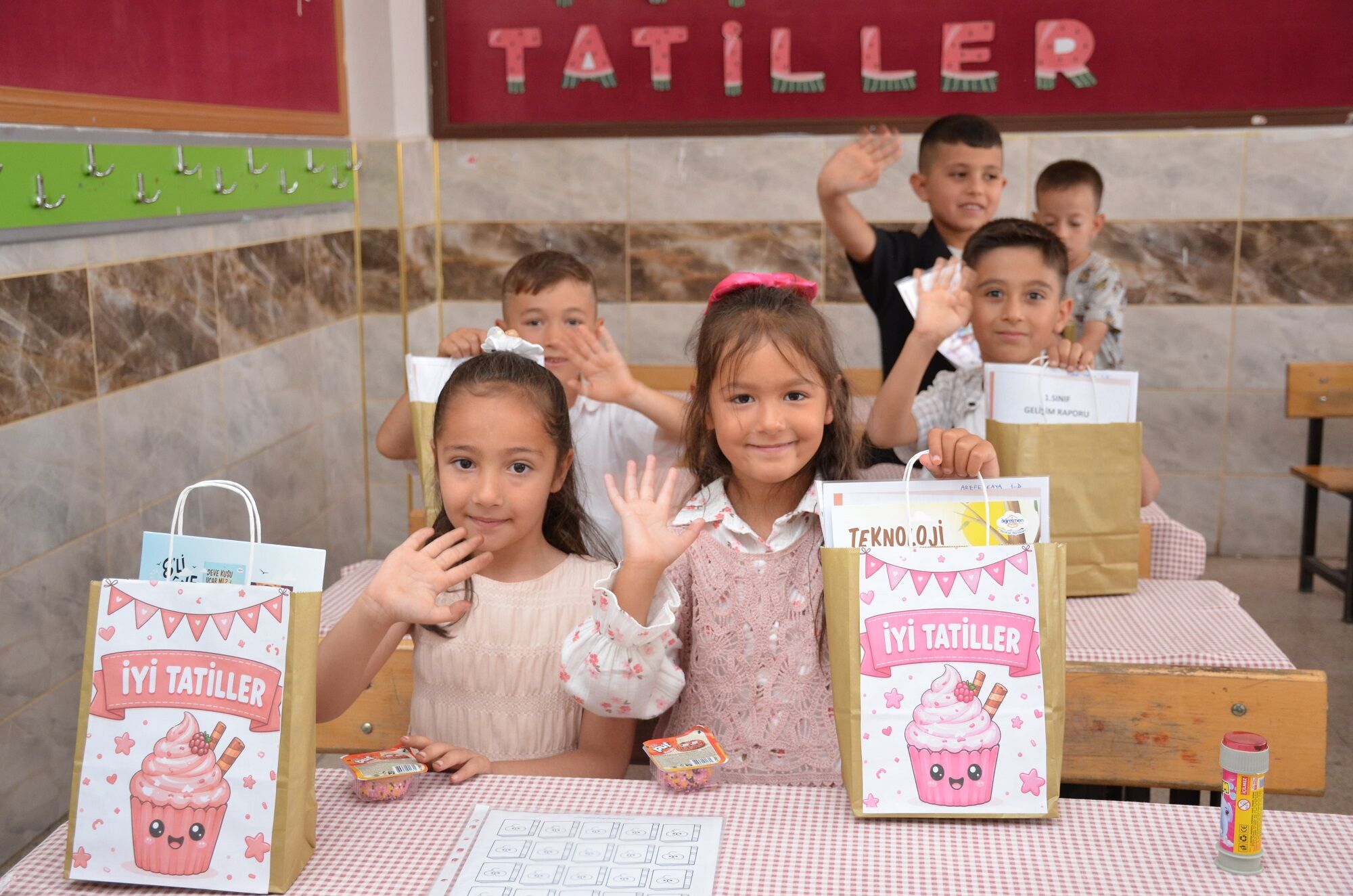 Afşin’de 17 Bin 527 Öğrenci Karne Sevinci Yaşadı (27)