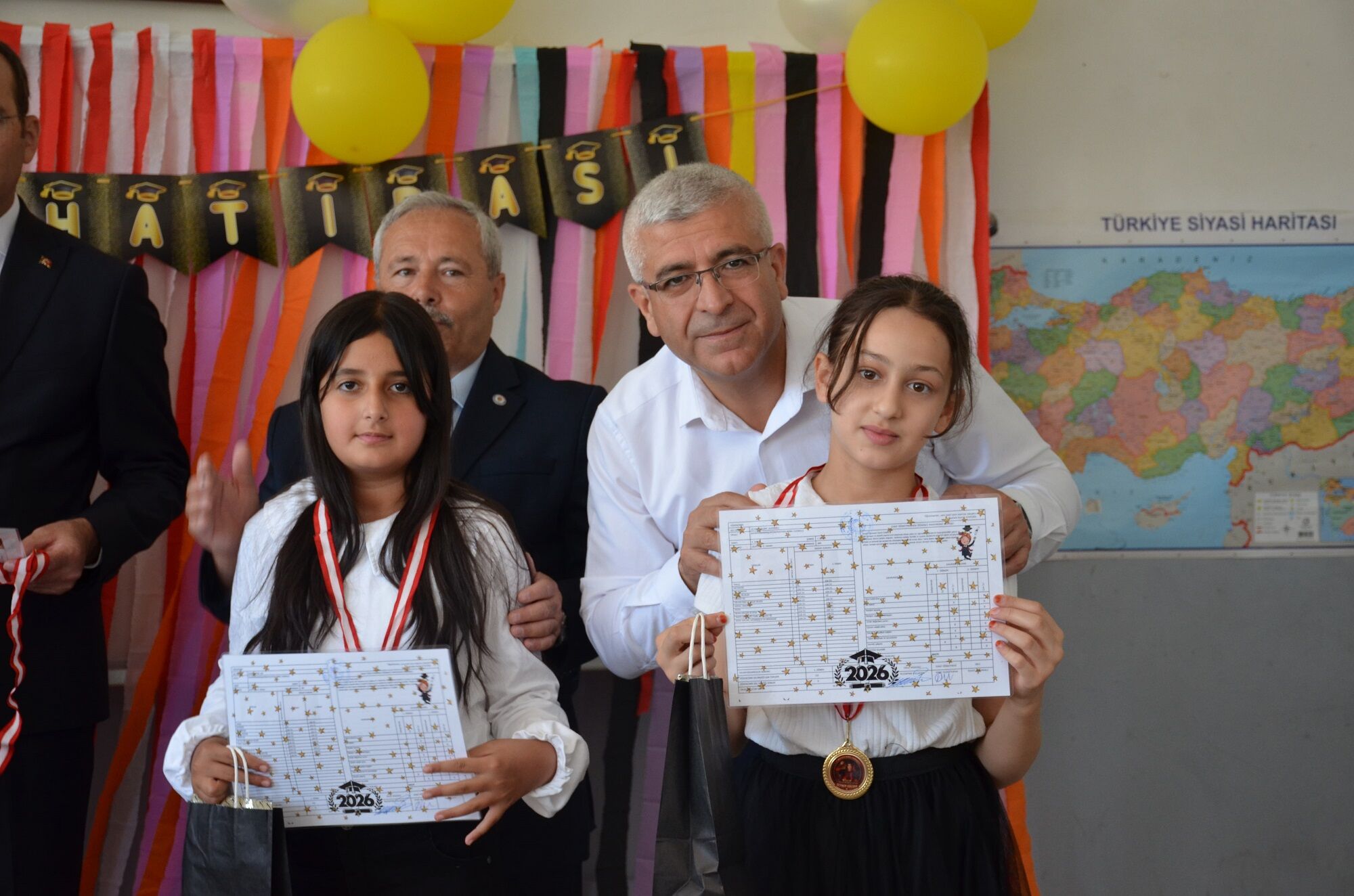 Afşin’de 17 Bin 527 Öğrenci Karne Sevinci Yaşadı (5)