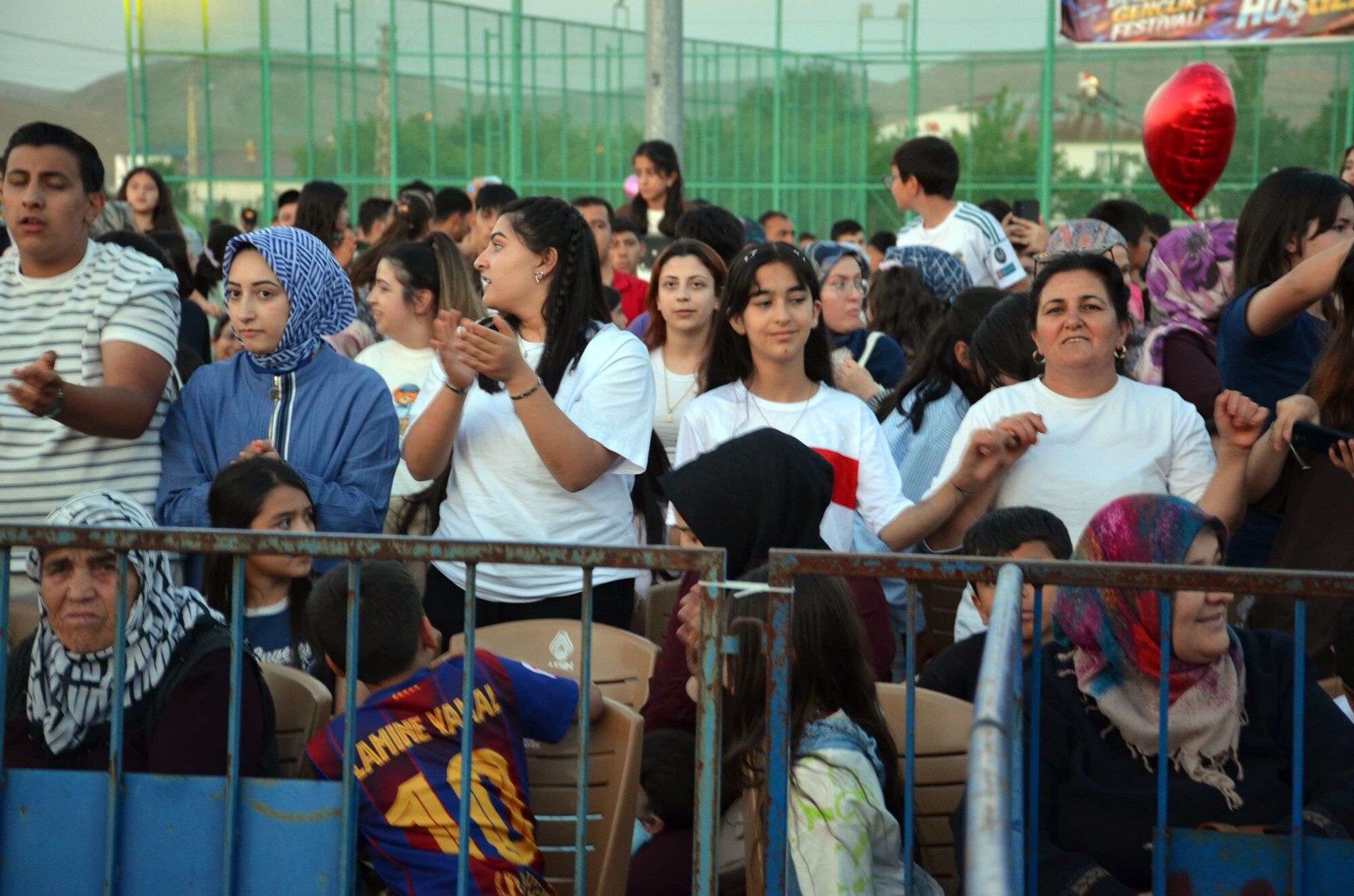 Afşin’de Festival Coşkusu Aynur Bolat Sahneye Damga Vurdu (13)