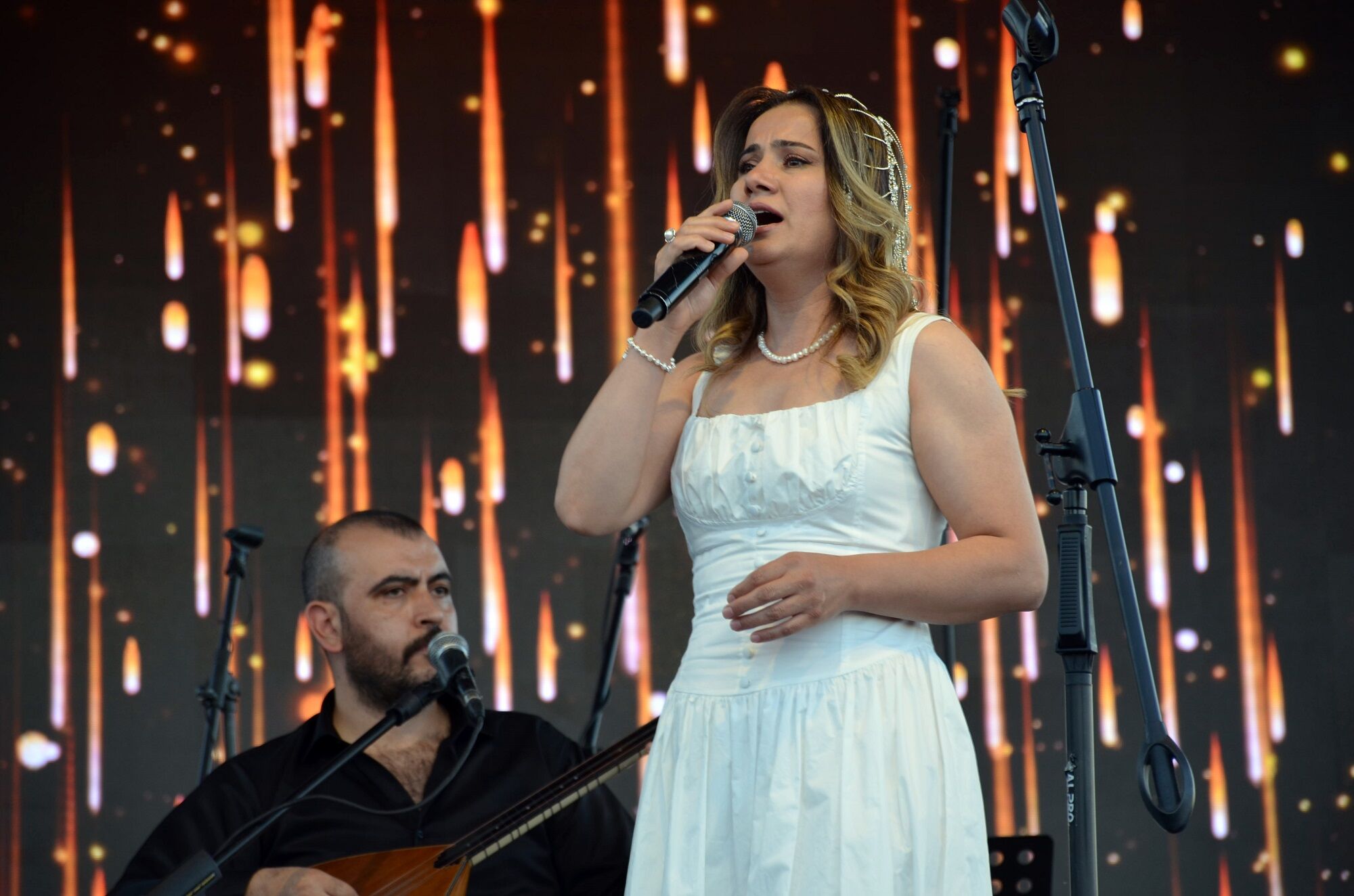 Afşin’de Festival Coşkusu Aynur Bolat Sahneye Damga Vurdu (3)