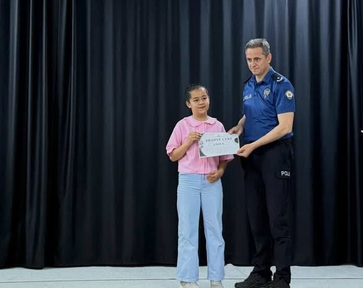 Ahmet Süreyya Durna Adına Şiir Okuma Yarışması Düzenlendi (9)