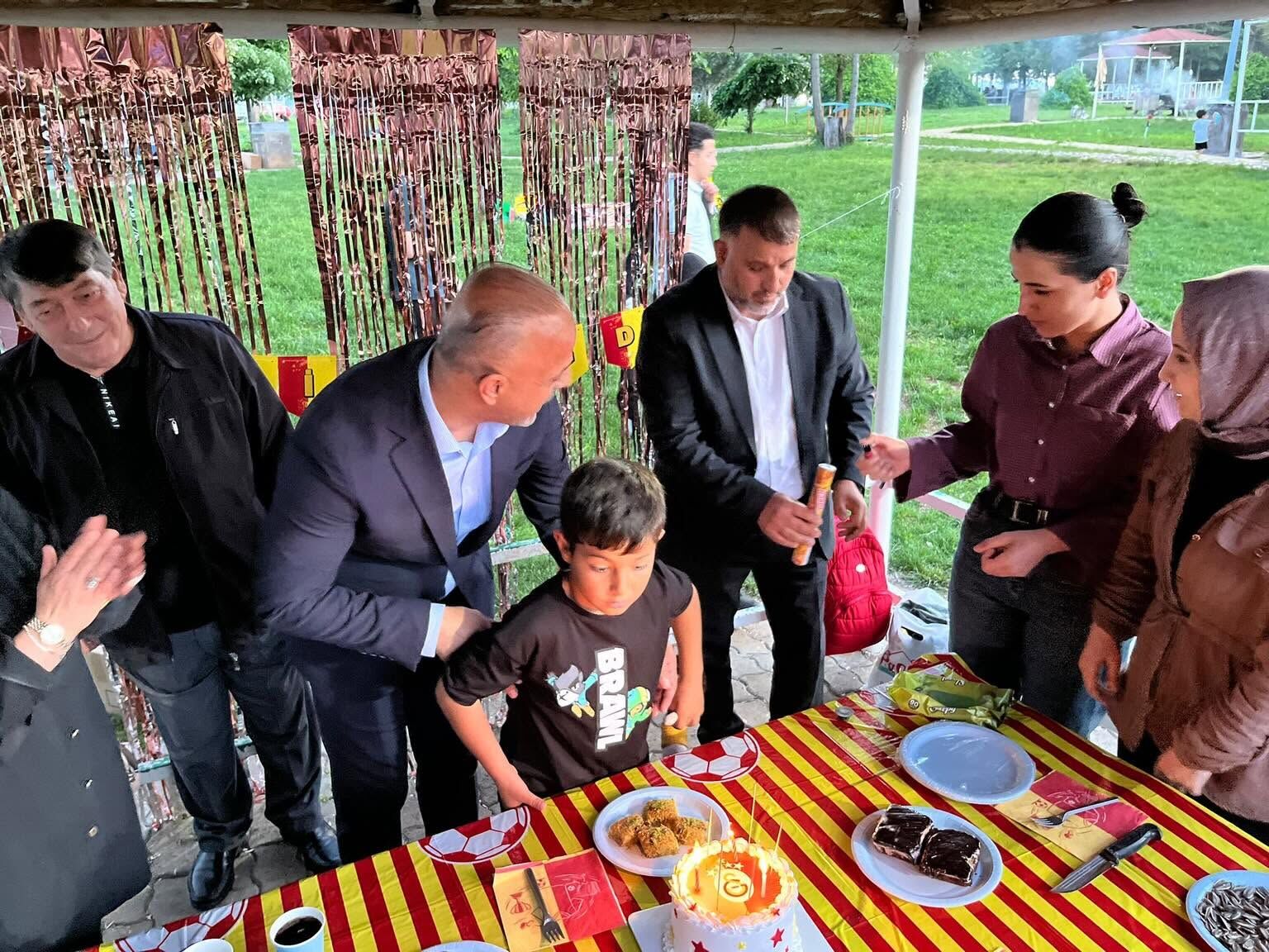 Ak Parti Afşin Teşkilatından Doğum Günü Kutlaması3