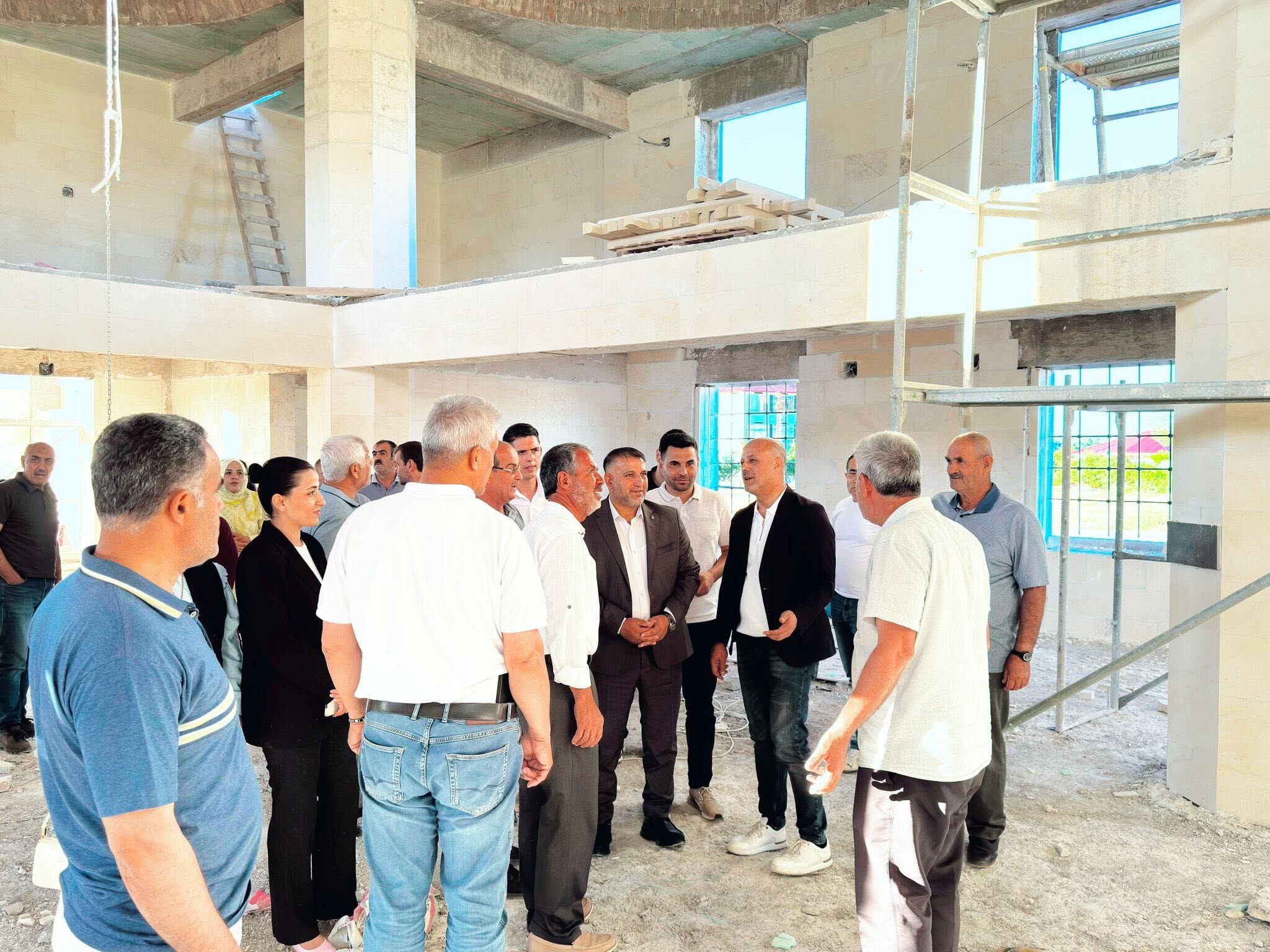 Başkan Kıraç, Ak Parti Heyeti Ile Çobanbeyli Mahallesi'nde Vatandaşlarla Buluştu1