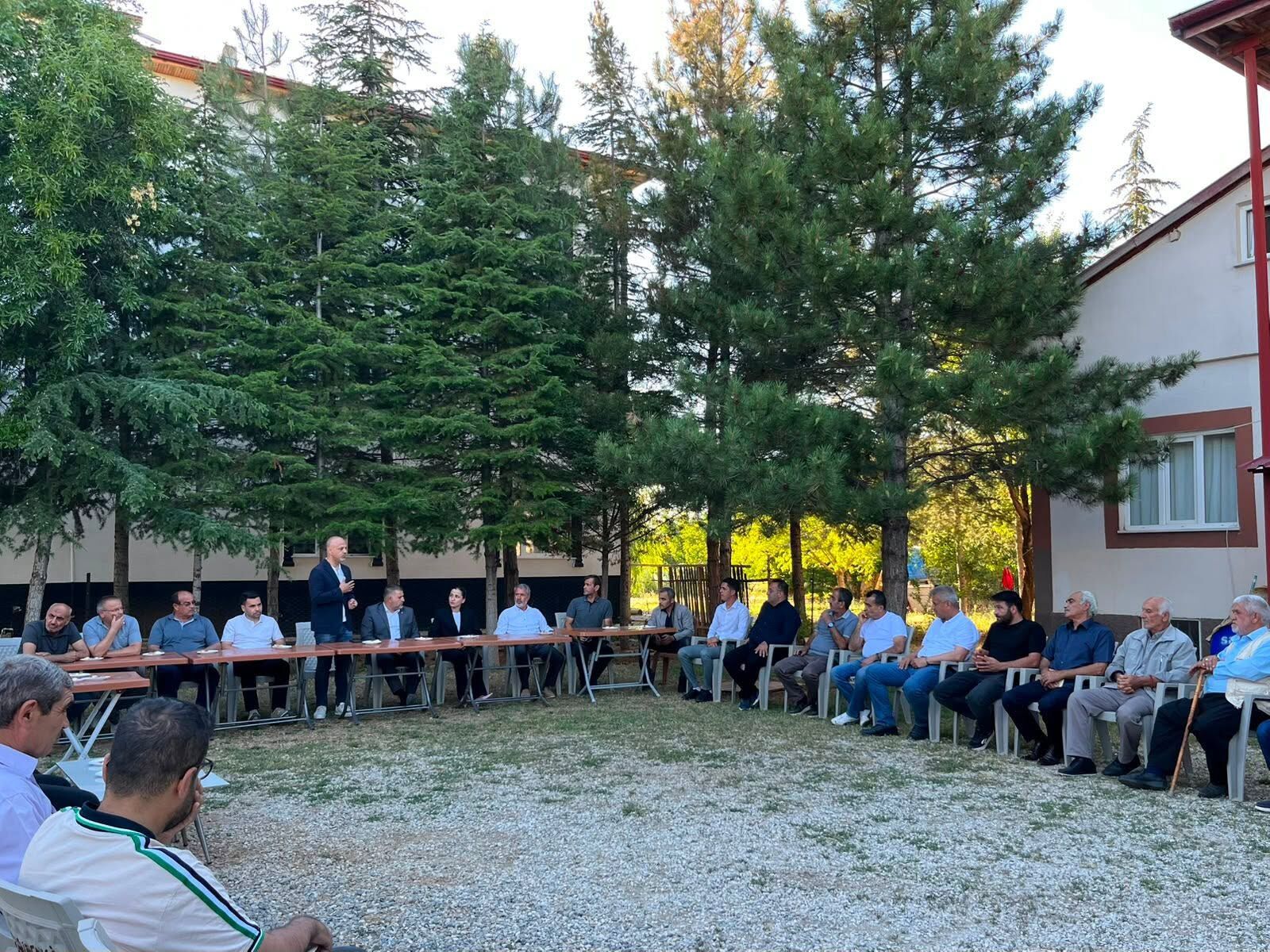 Başkan Kıraç, Ak Parti Heyeti Ile Çobanbeyli Mahallesi'nde Vatandaşlarla Buluştu4
