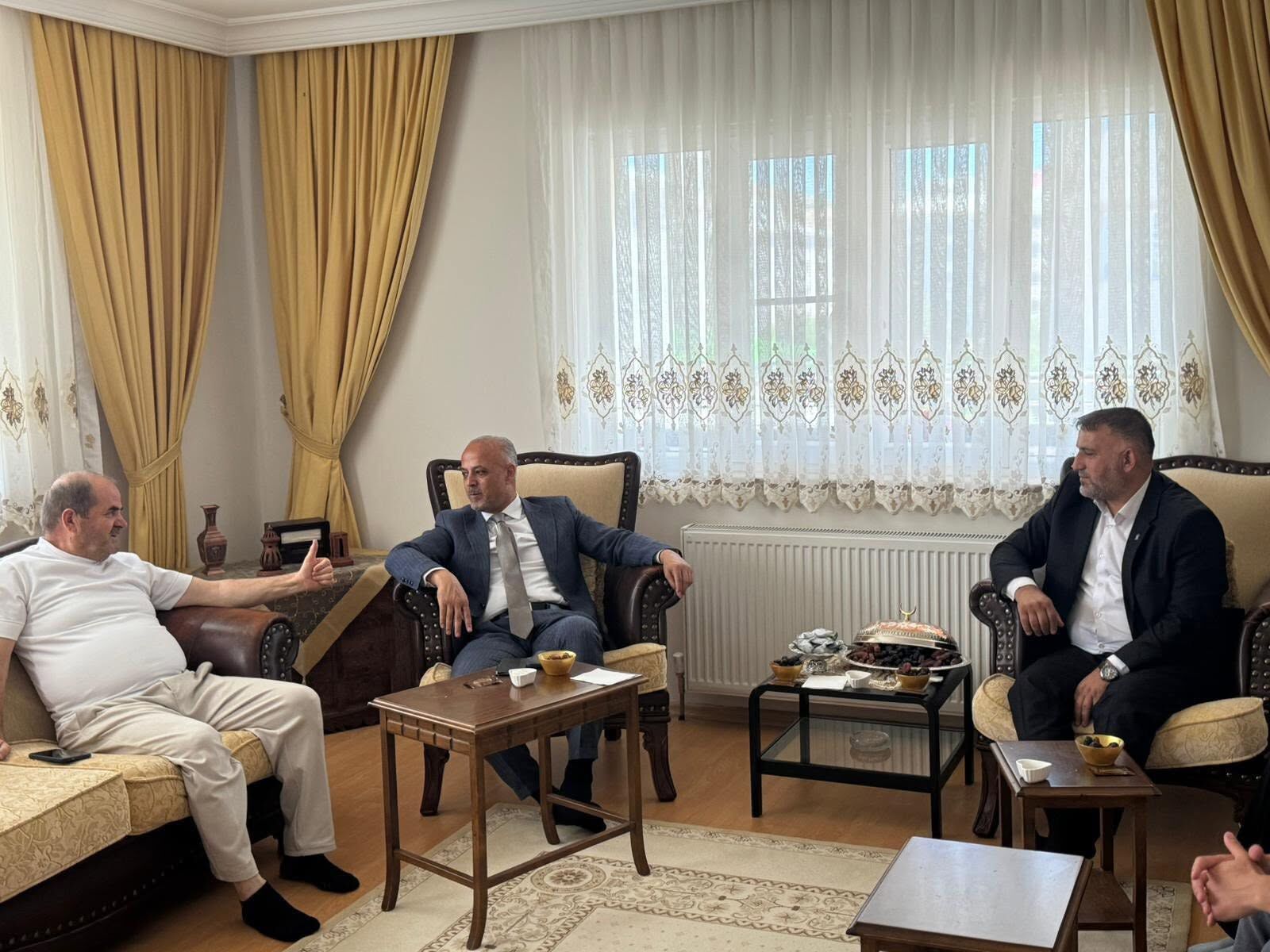 Başkanı Kıraç Ve Ak Parti Heyetinden Hacılara Ziyaret7