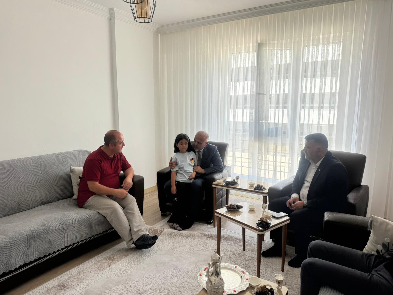 Başkanı Kıraç Ve Ak Parti Heyetinden Hacılara Ziyaret8